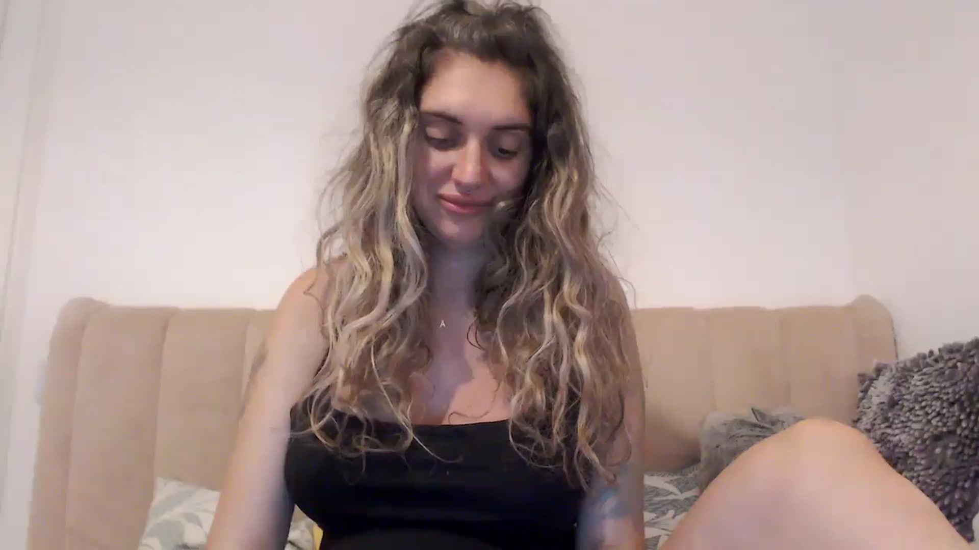 Gallery image thumbnail from MissDivinna's myfreecams stream on, 08/14/2025, 01:50 image 6 of 20