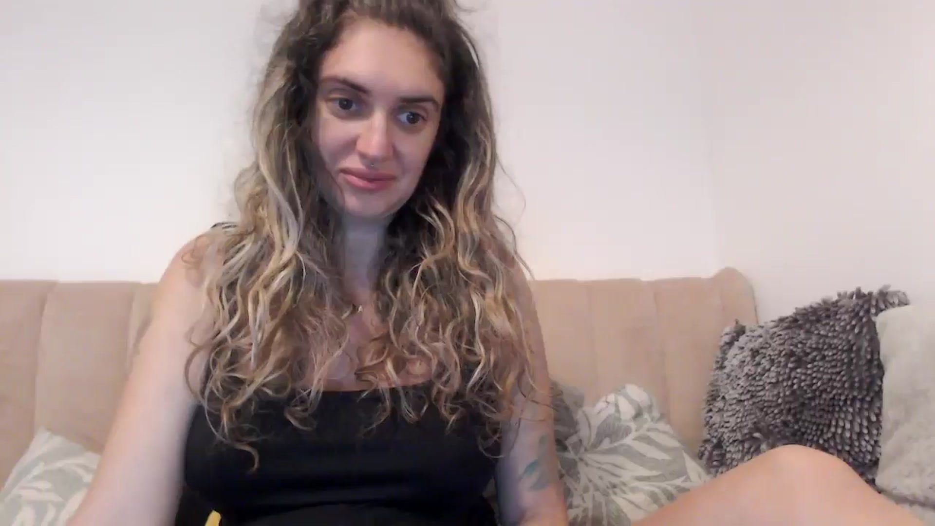 Gallery image thumbnail from MissDivinna's myfreecams stream on, 08/14/2025, 22:21 image 1 of 20
