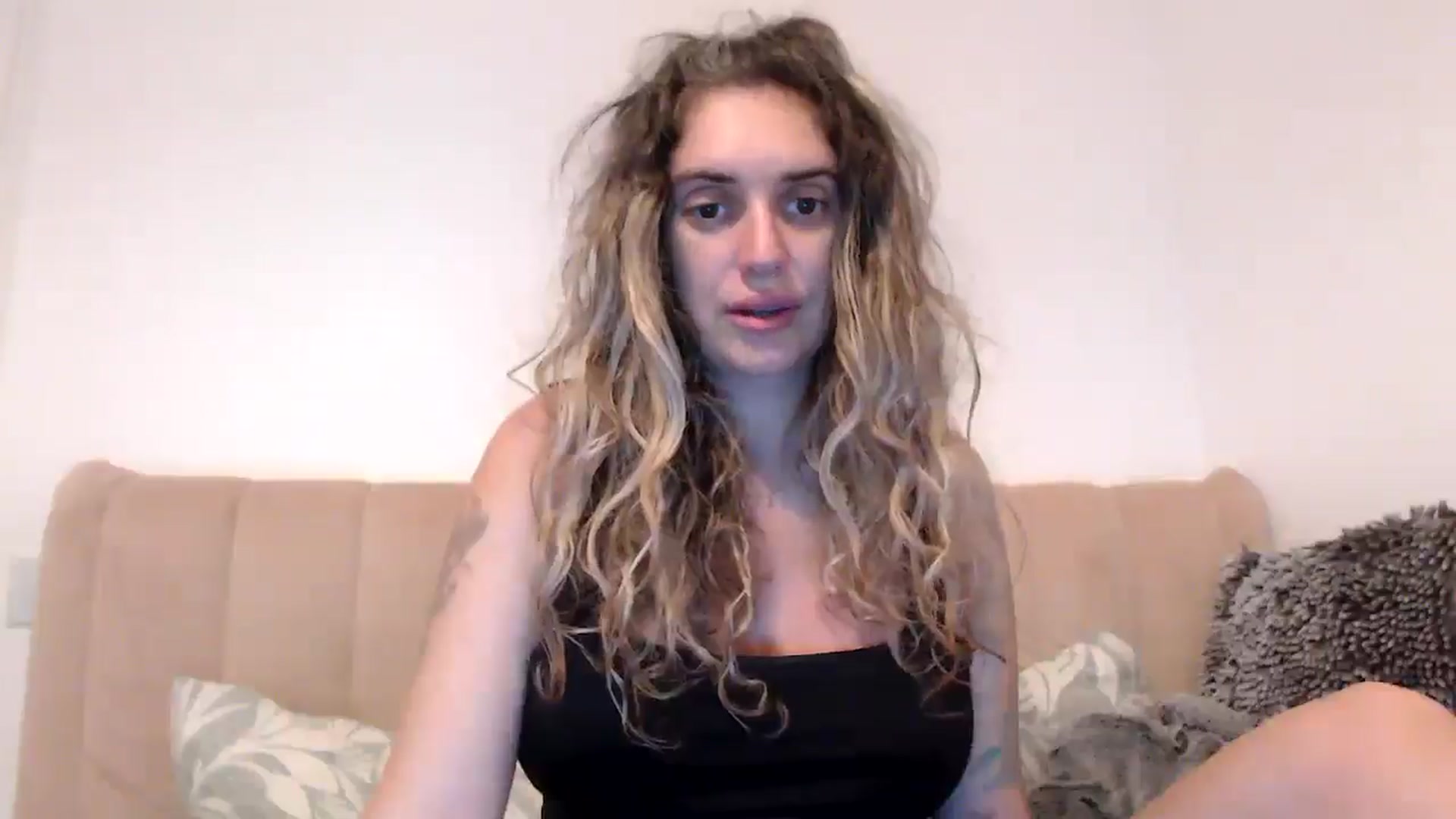Gallery image thumbnail from MissDivinna's myfreecams stream on, 08/15/2025, 24:18 image 7 of 20