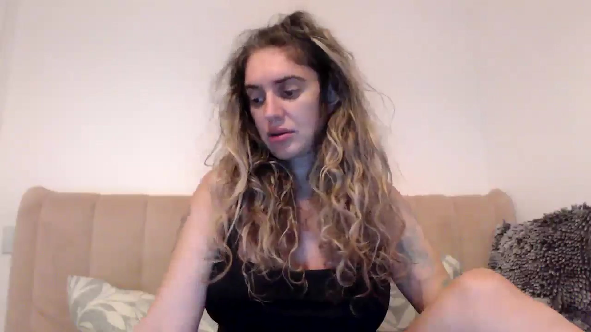 Gallery image thumbnail from MissDivinna's myfreecams stream on, 08/15/2025, 24:18 image 8 of 20