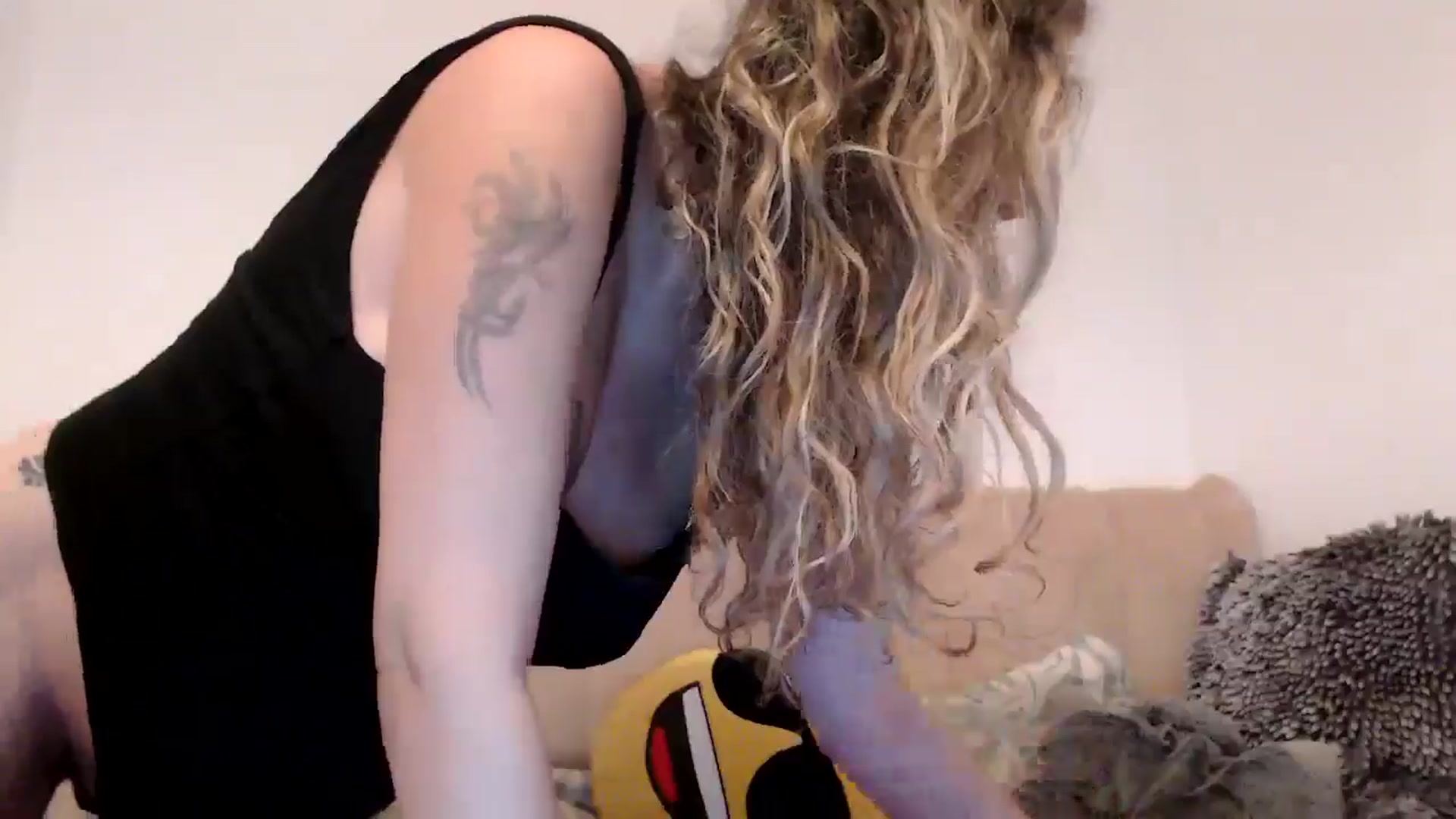 Gallery image thumbnail from MissDivinna's myfreecams stream on, 08/15/2025, 24:18 image 9 of 20