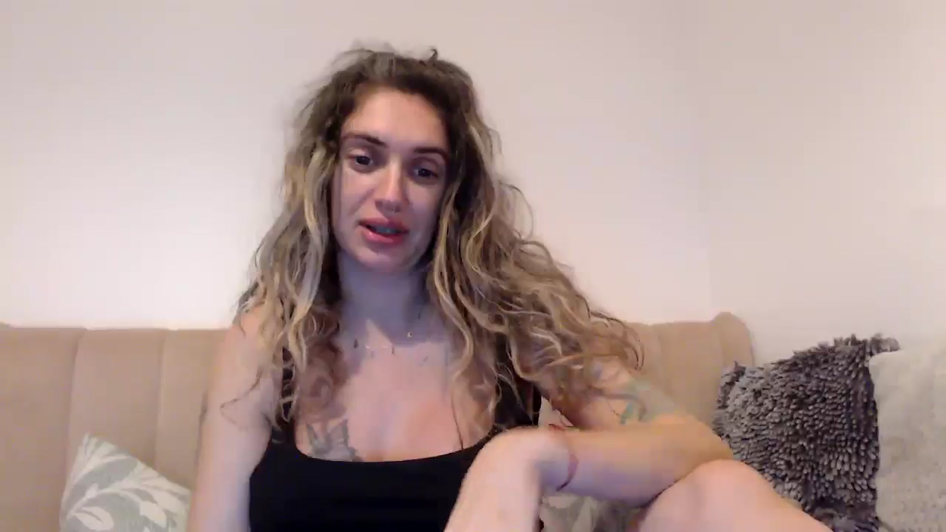 Gallery image thumbnail from MissDivinna's myfreecams stream on, 08/15/2025, 02:59 image 6 of 20