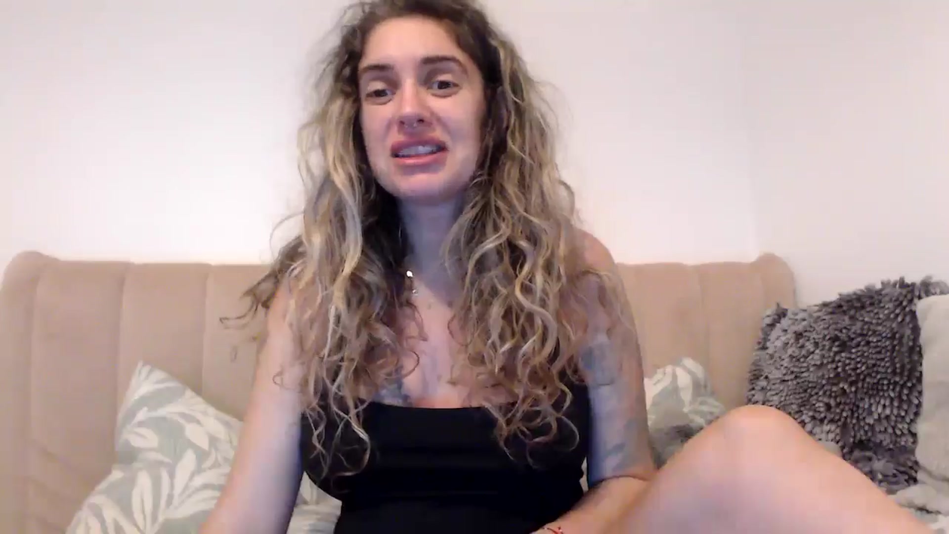 Gallery image thumbnail from MissDivinna's myfreecams stream on, 08/15/2025, 02:59 image 8 of 20