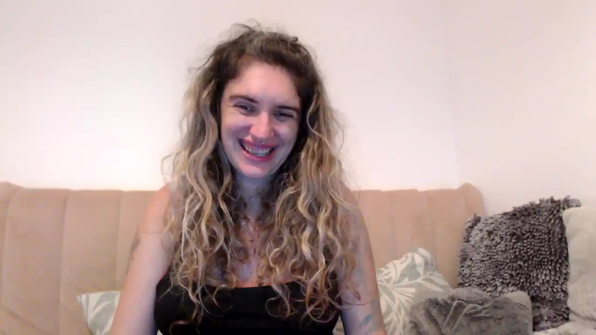 Gallery image thumbnail from MissDivinna's myfreecams stream on, 08/15/2025, 02:59 image 15 of 20