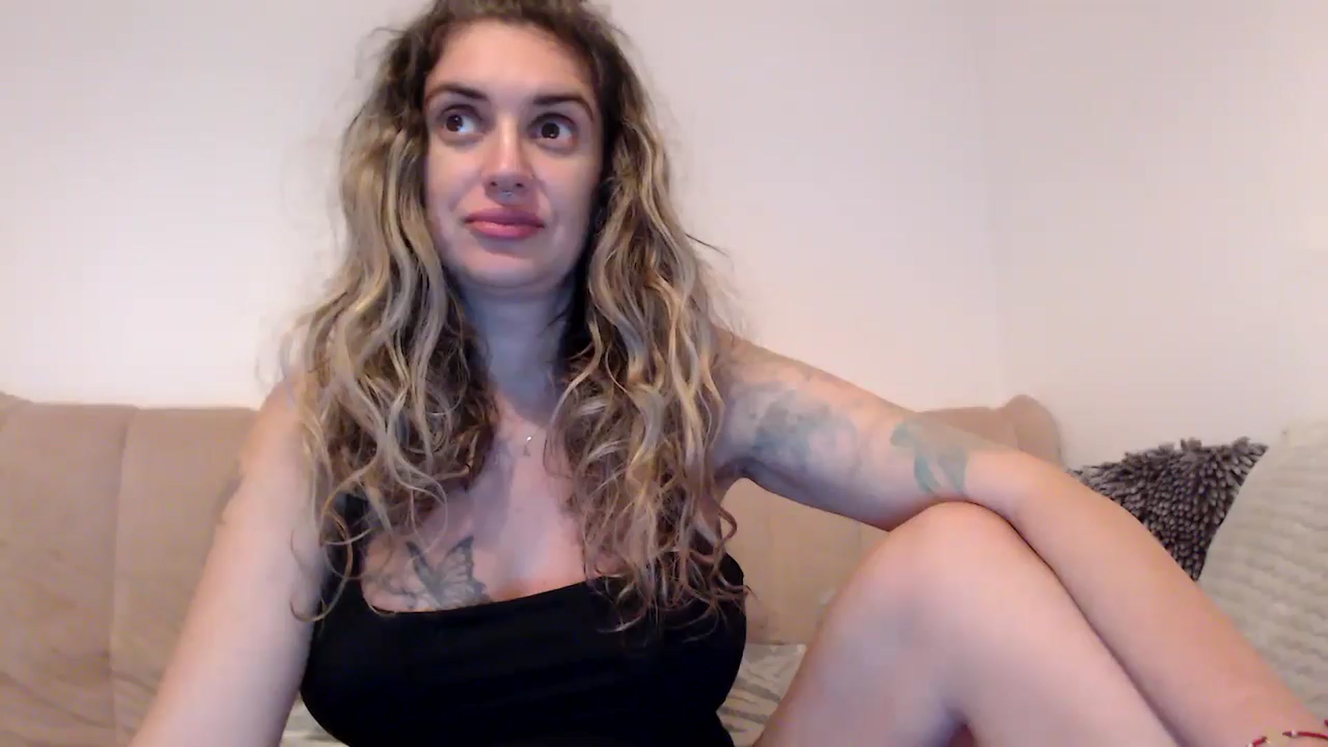 Gallery image thumbnail from MissDivinna's myfreecams stream on, 08/16/2025, 24:21 image 7 of 20