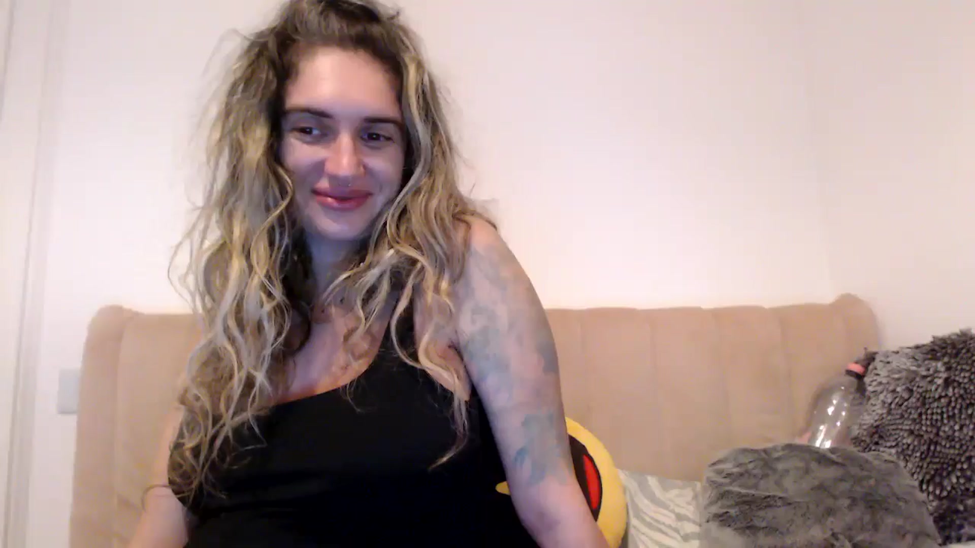 Gallery image thumbnail from MissDivinna's myfreecams stream on, 08/16/2025, 02:24 image 17 of 20