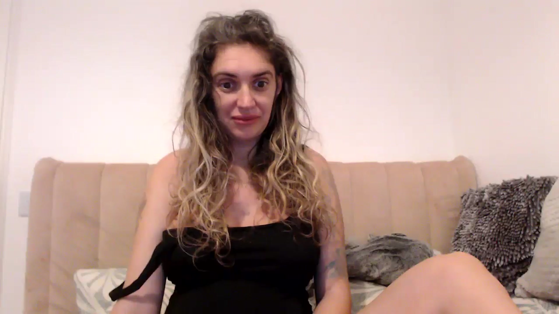 Gallery image thumbnail from MissDivinna's myfreecams stream on, 08/17/2025, 21:51 image 5 of 20