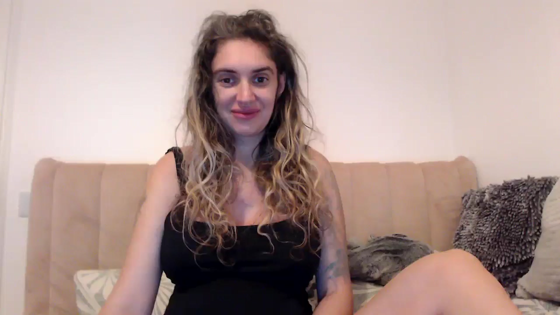 Gallery image thumbnail from MissDivinna's myfreecams stream on, 08/17/2025, 21:51 image 3 of 20