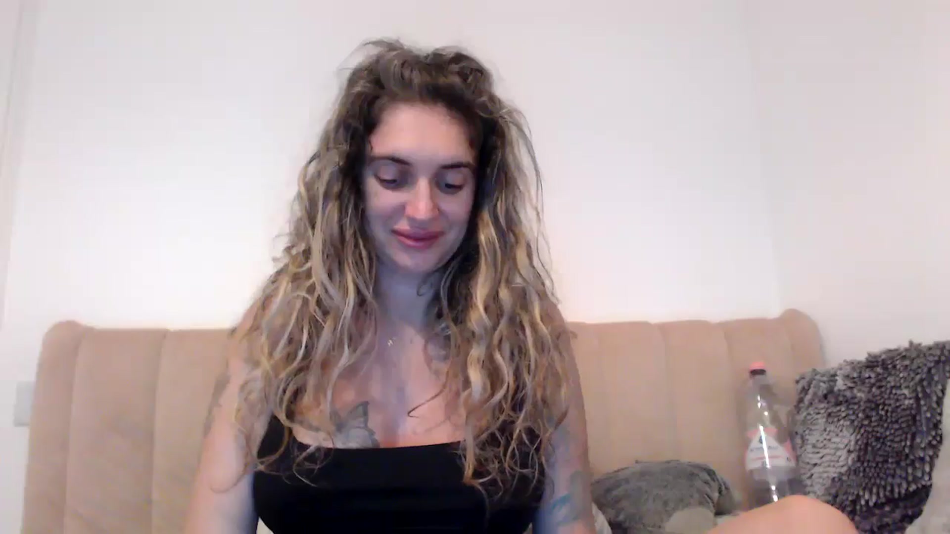 Gallery image thumbnail from MissDivinna's myfreecams stream on, 08/18/2025, 03:23 image 9 of 20