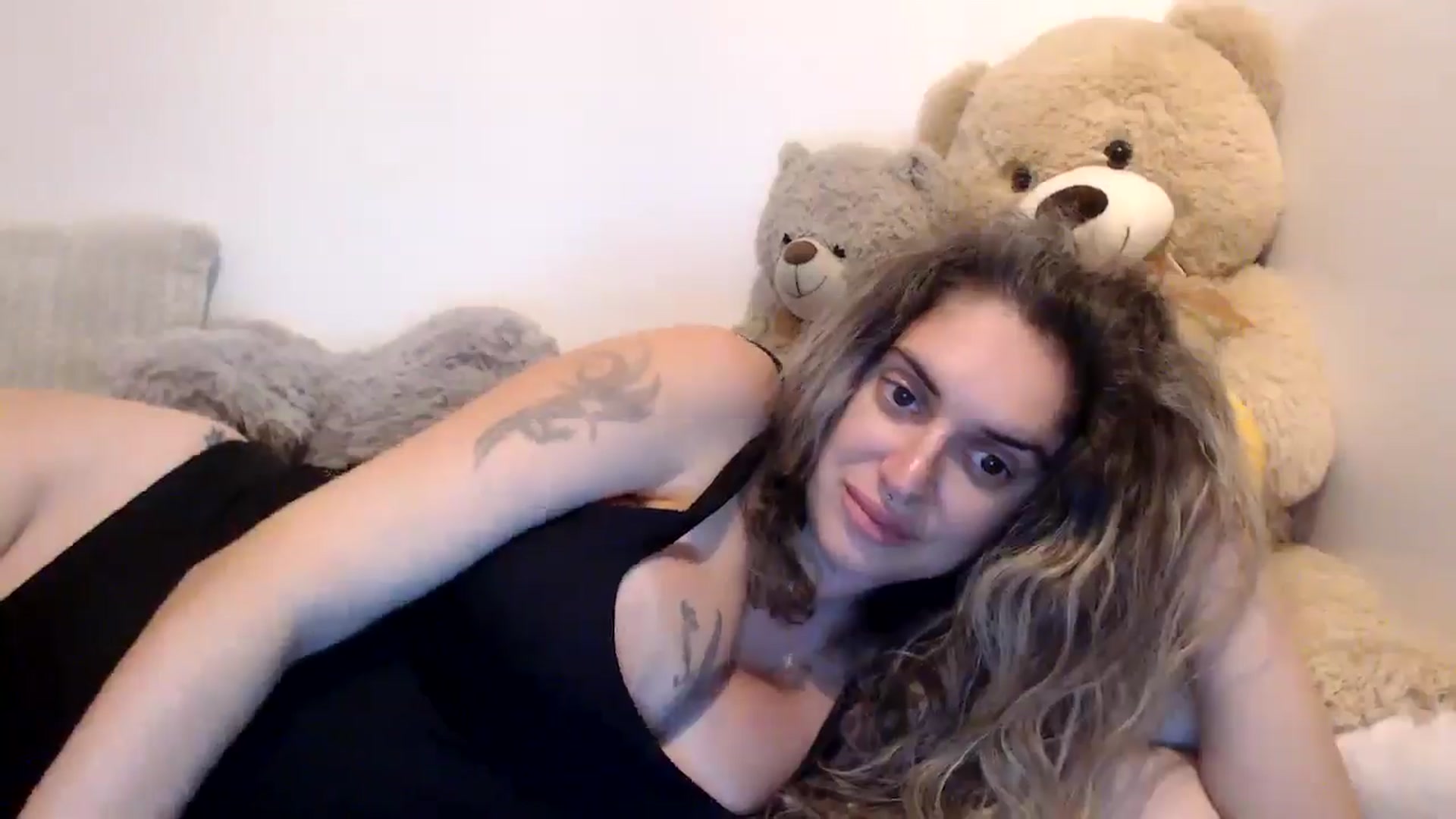 Gallery image thumbnail from MissDivinna's myfreecams stream on, 08/18/2025, 23:23 image 9 of 20