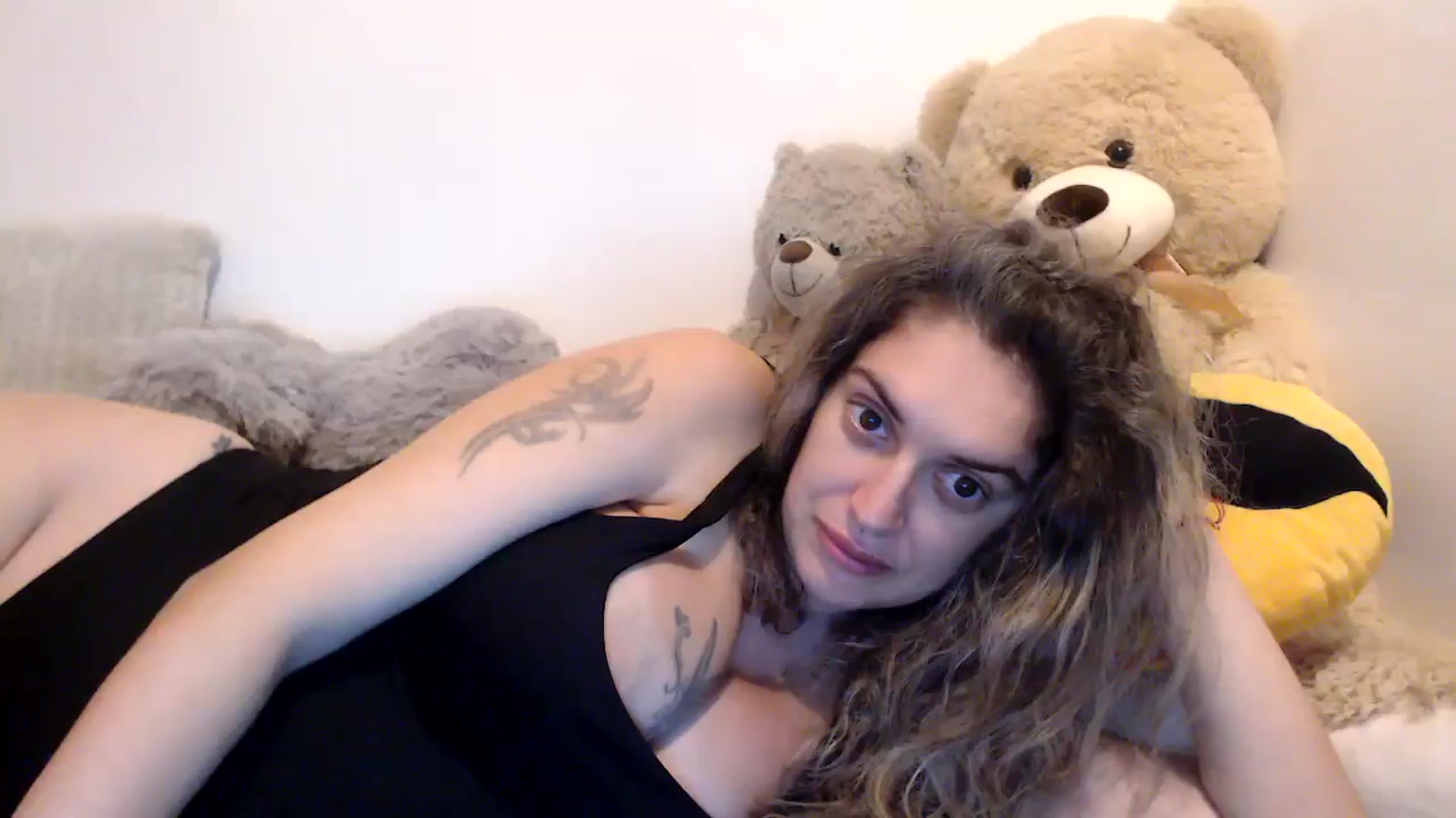 Gallery image thumbnail from MissDivinna's myfreecams stream on, 08/18/2025, 23:23 image 12 of 20
