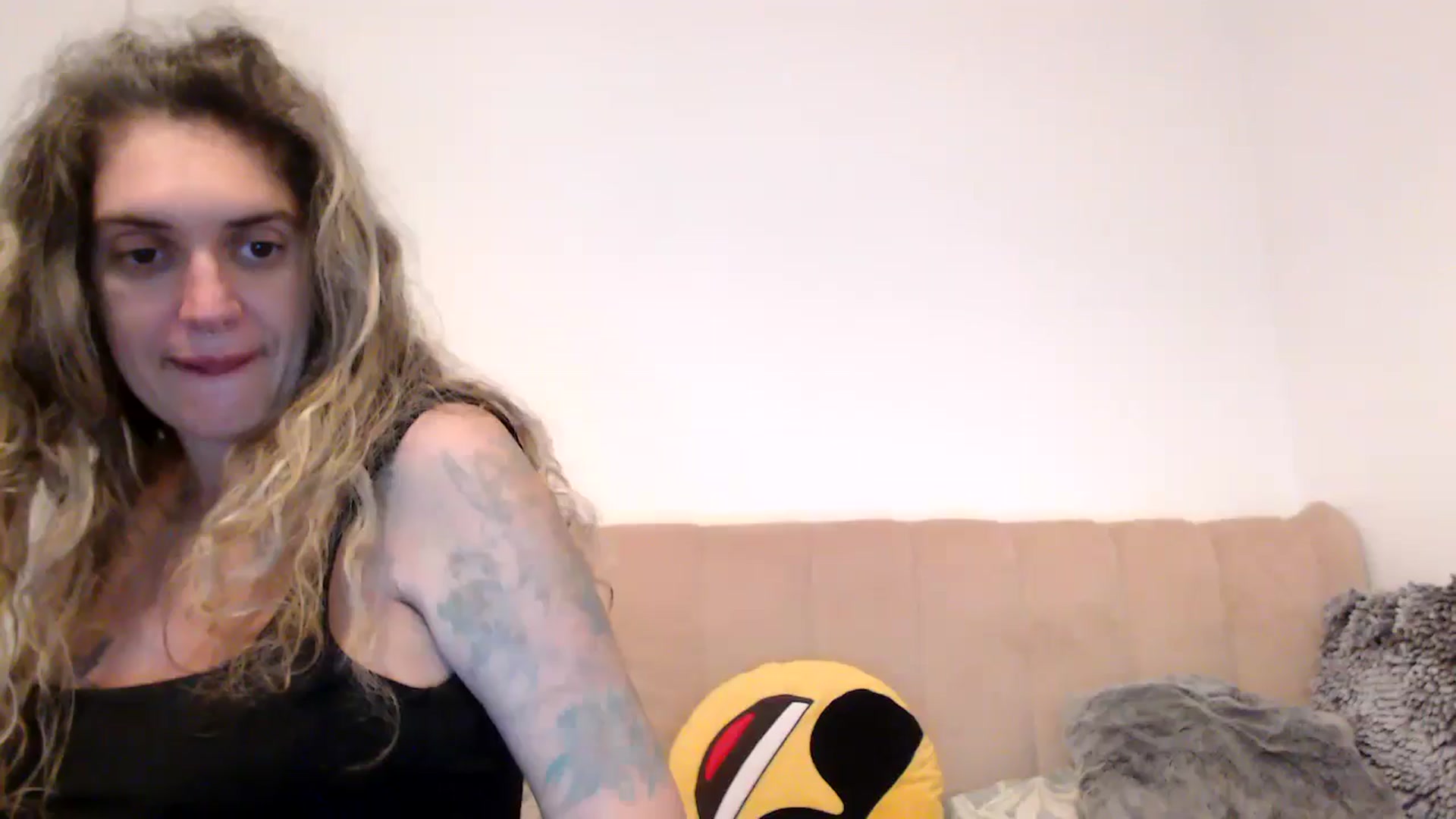 Gallery image thumbnail from MissDivinna's myfreecams stream on, 08/19/2025, 01:50 image 17 of 20