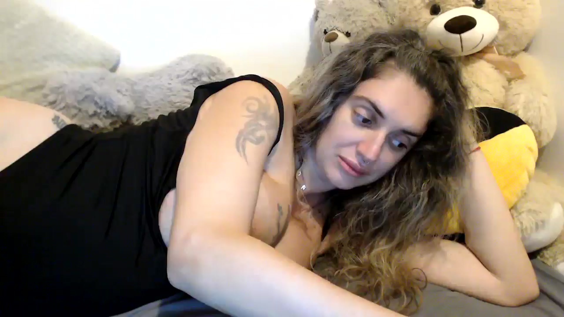 Gallery image thumbnail from MissDivinna's myfreecams stream on, 08/20/2025, 24:33 image 9 of 20