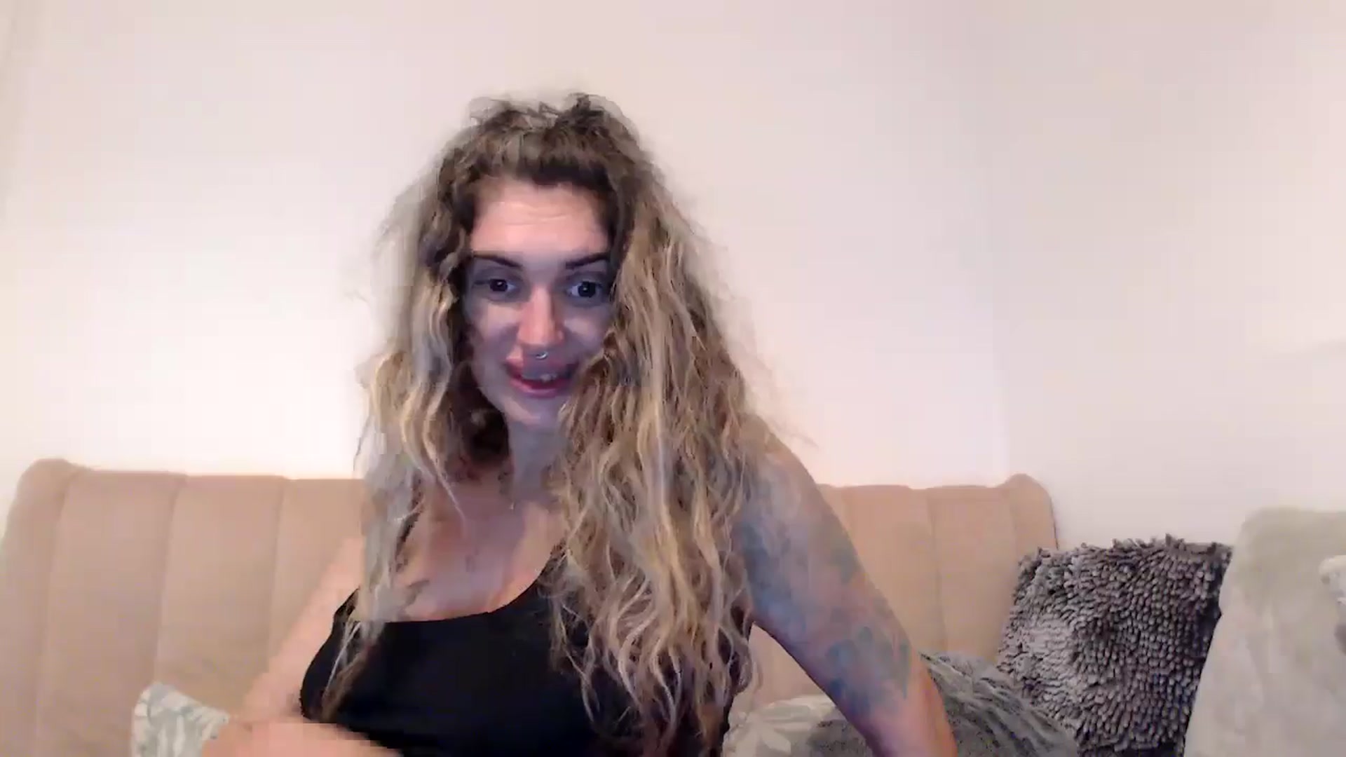 Gallery image thumbnail from MissDivinna's myfreecams stream on, 08/20/2025, 02:18 image 14 of 20