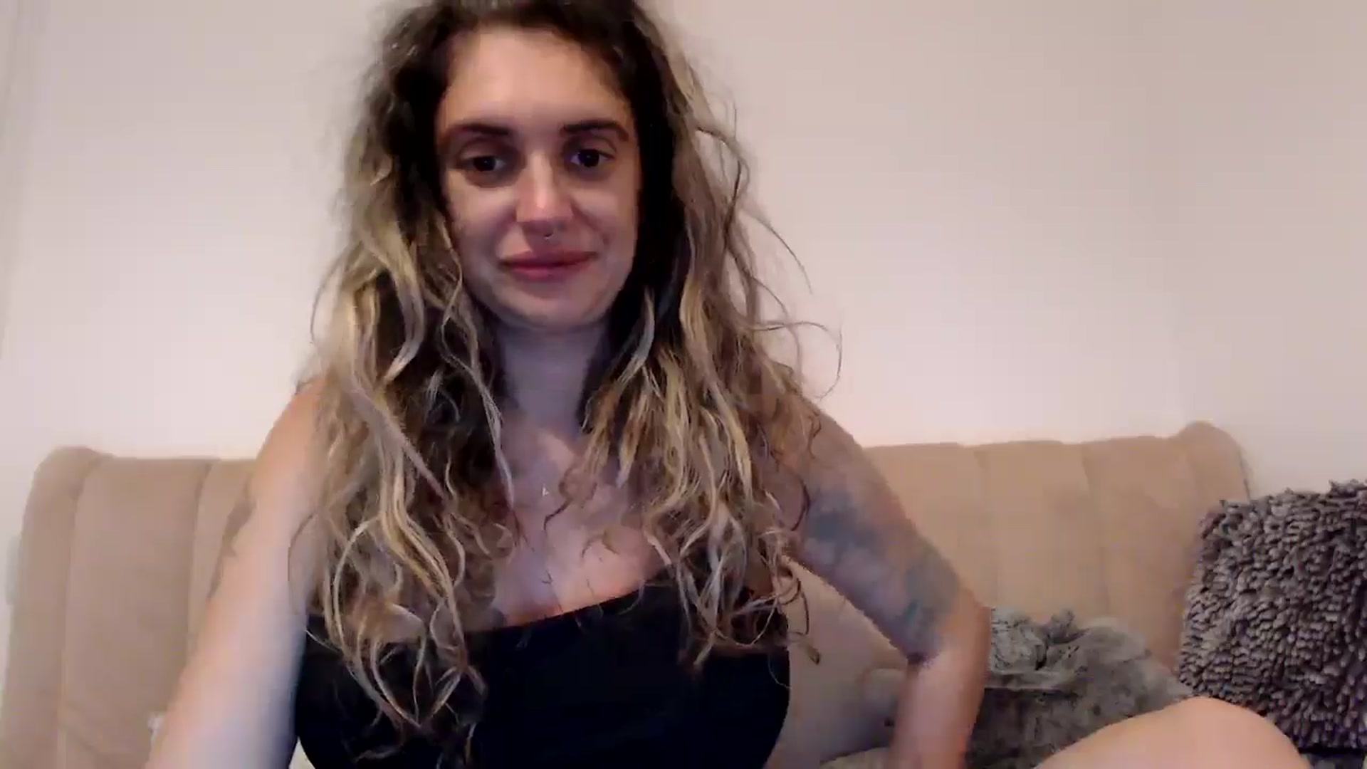 Gallery image thumbnail from MissDivinna's myfreecams stream on, 08/22/2025, 24:05 image 6 of 20