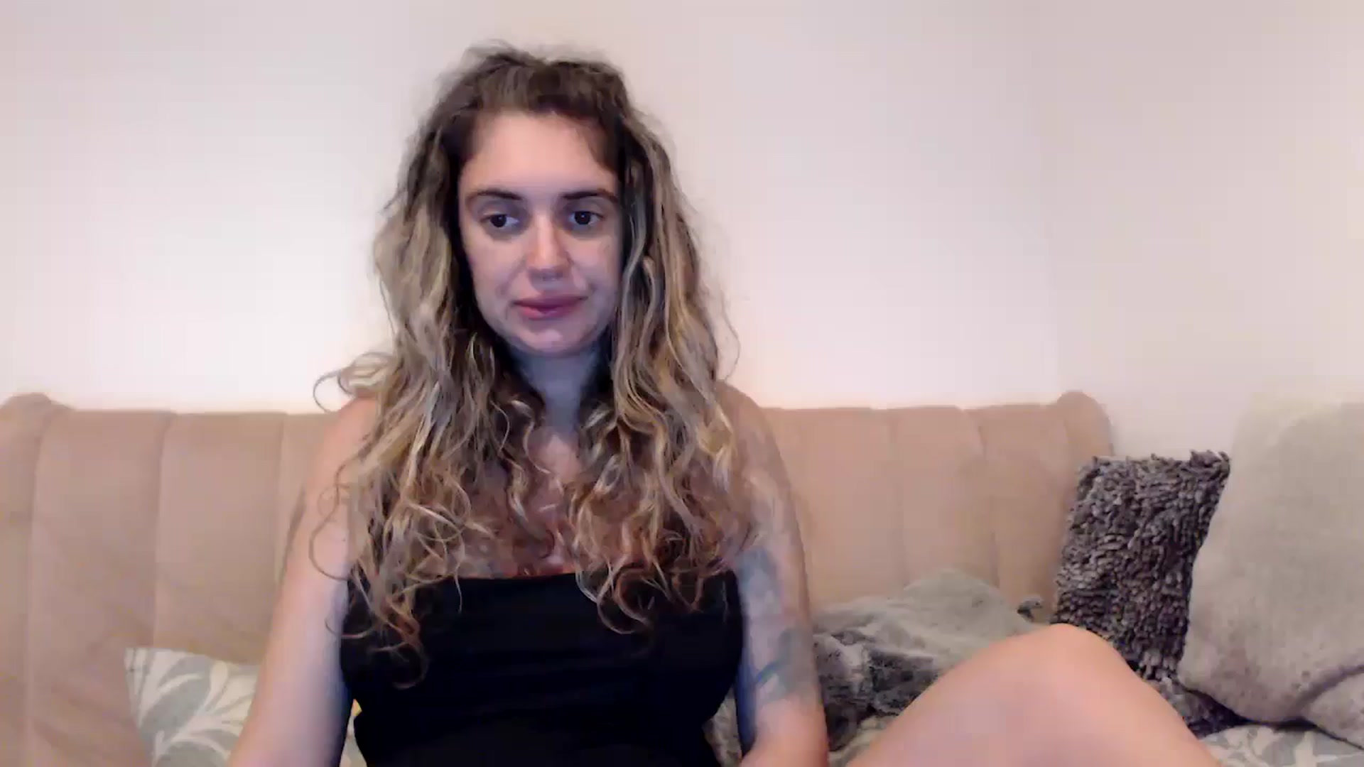 Gallery image thumbnail from MissDivinna's myfreecams stream on, 08/22/2025, 23:00 image 12 of 20