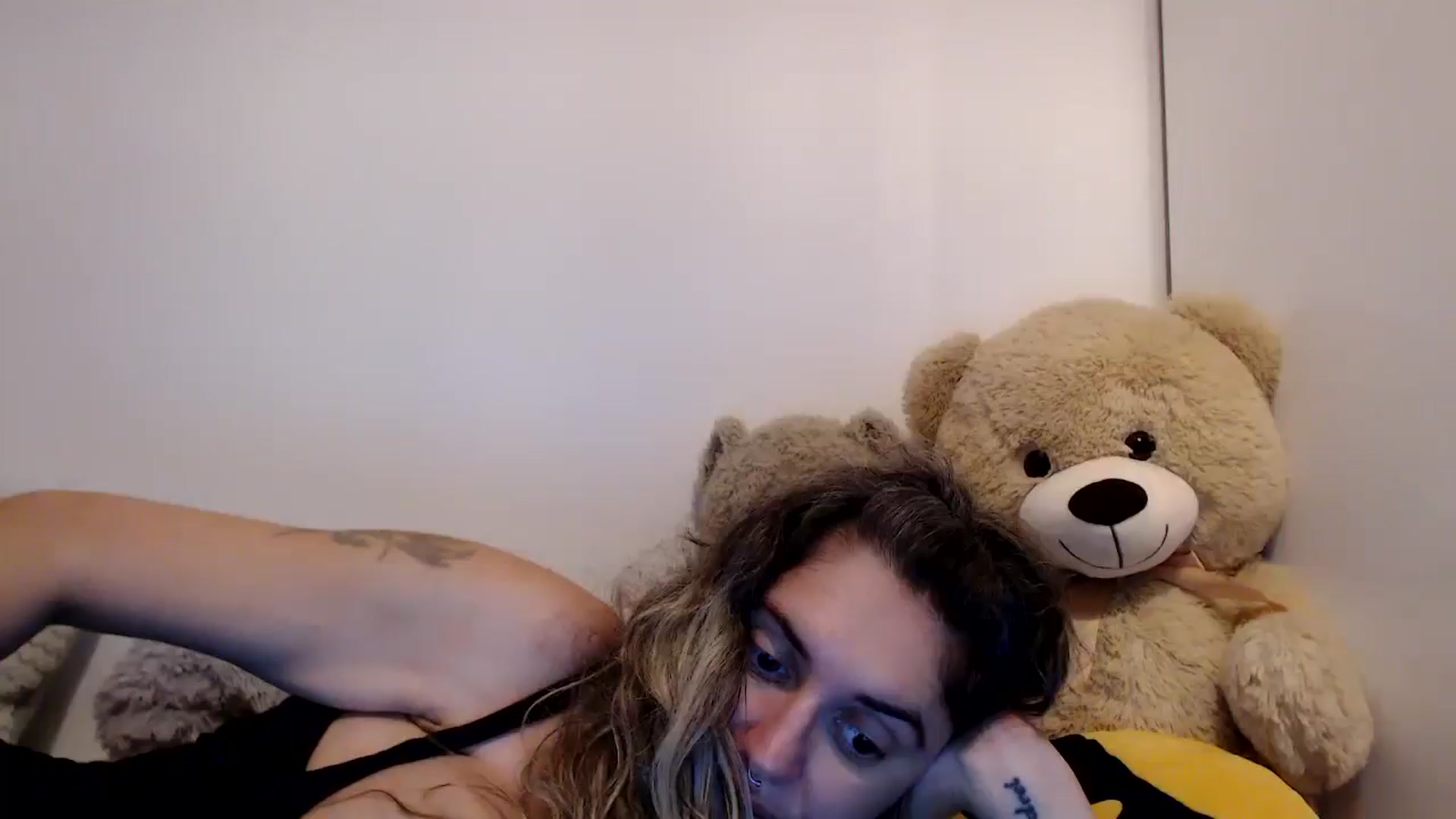 Gallery image thumbnail from MissDivinna's myfreecams stream on, 08/23/2025, 01:05 image 1 of 20