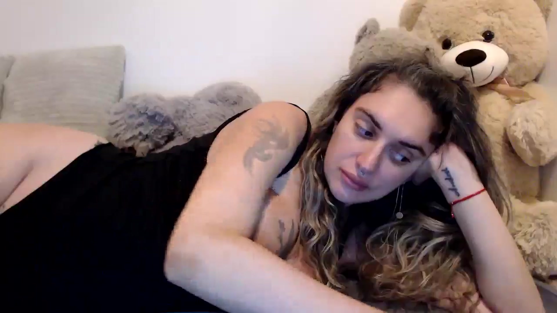 Gallery image thumbnail from MissDivinna's myfreecams stream on, 08/23/2025, 22:17 image 11 of 20