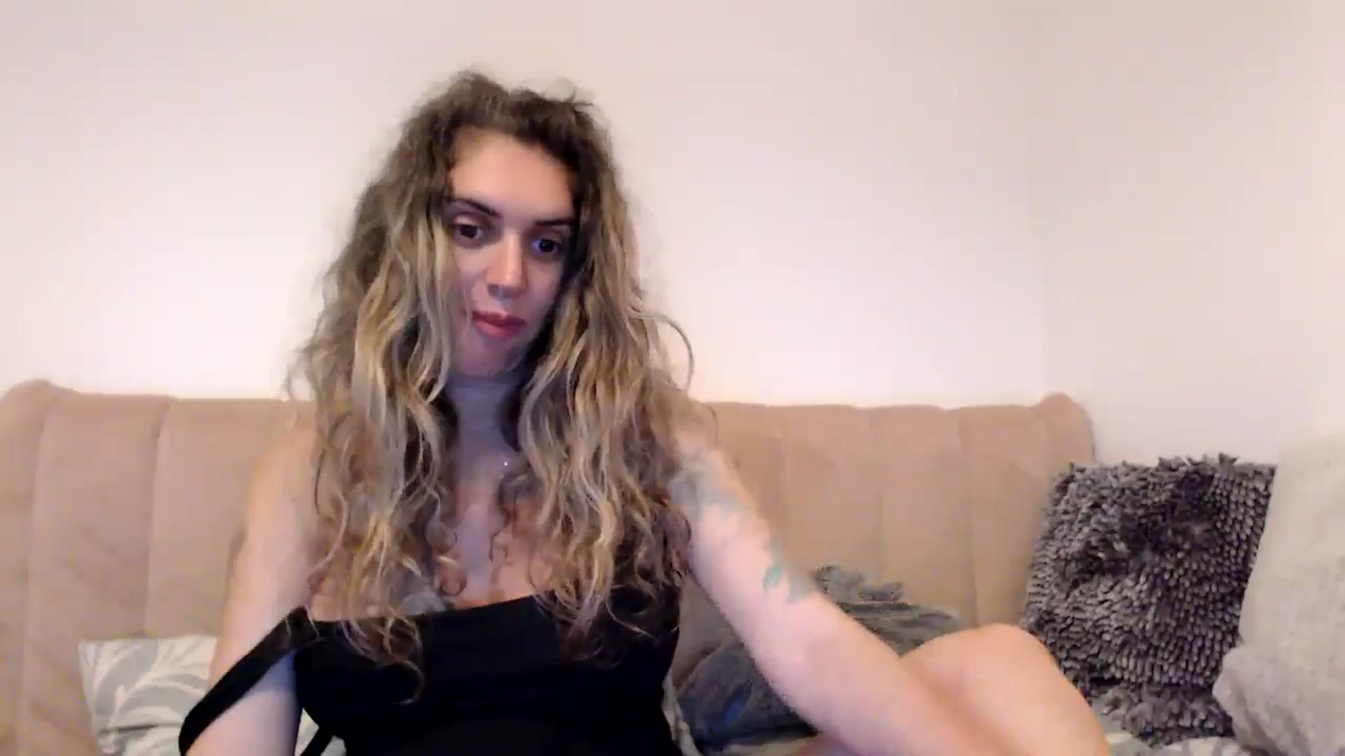 Gallery image thumbnail from MissDivinna's myfreecams stream on, 08/24/2025, 24:05 image 15 of 20