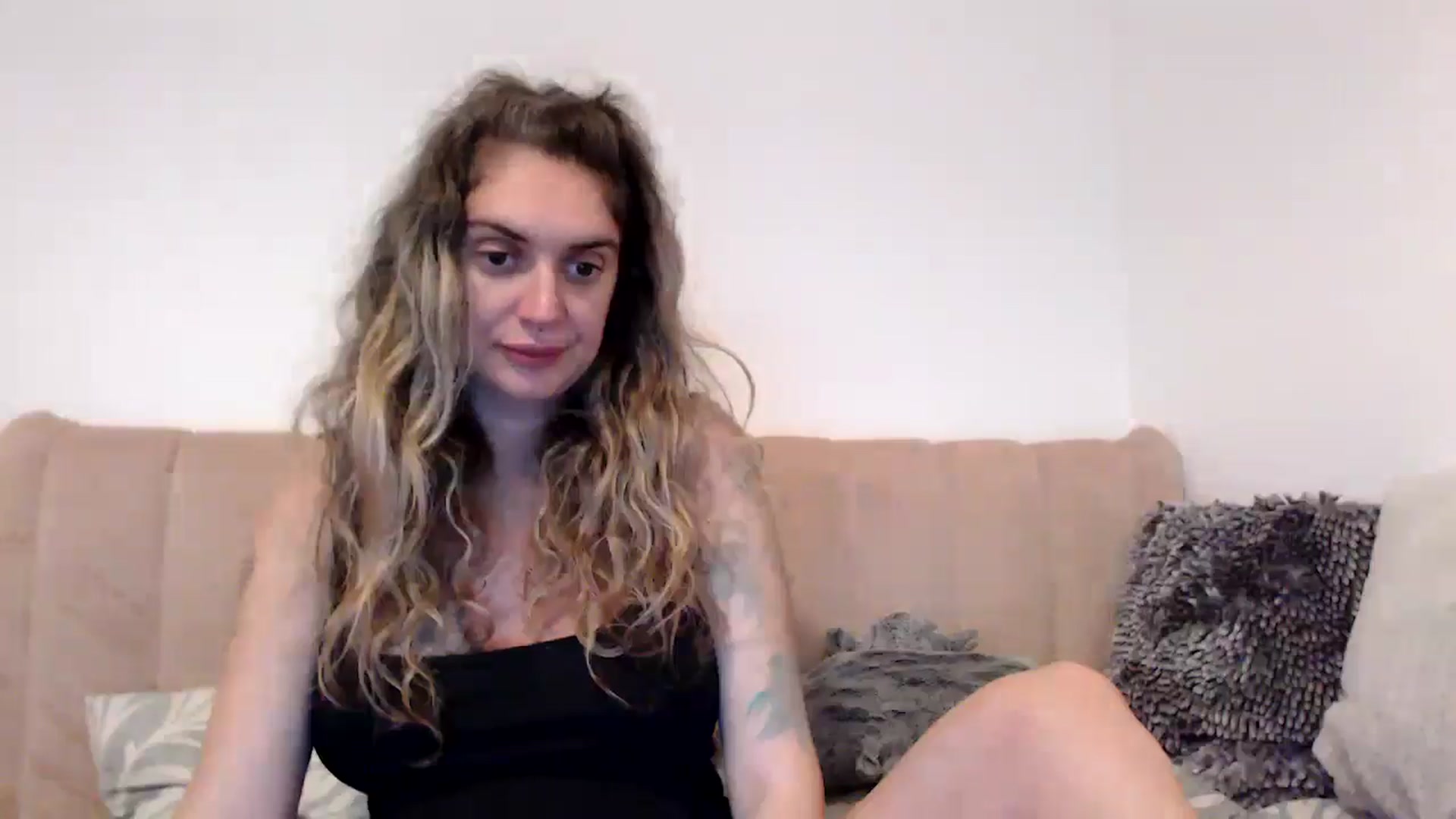 Gallery image thumbnail from MissDivinna's myfreecams stream on, 08/24/2025, 24:05 image 14 of 20