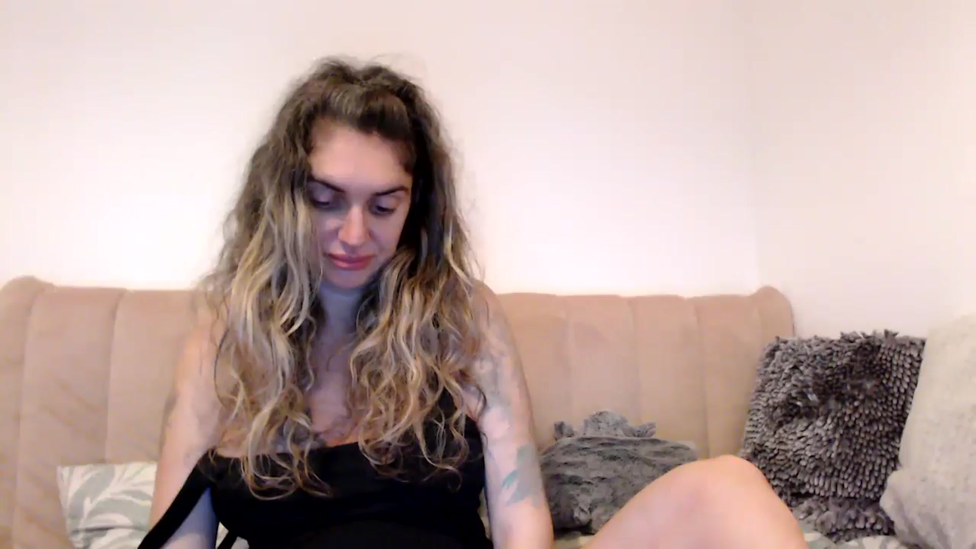 Gallery image thumbnail from MissDivinna's myfreecams stream on, 08/24/2025, 24:05 image 16 of 20