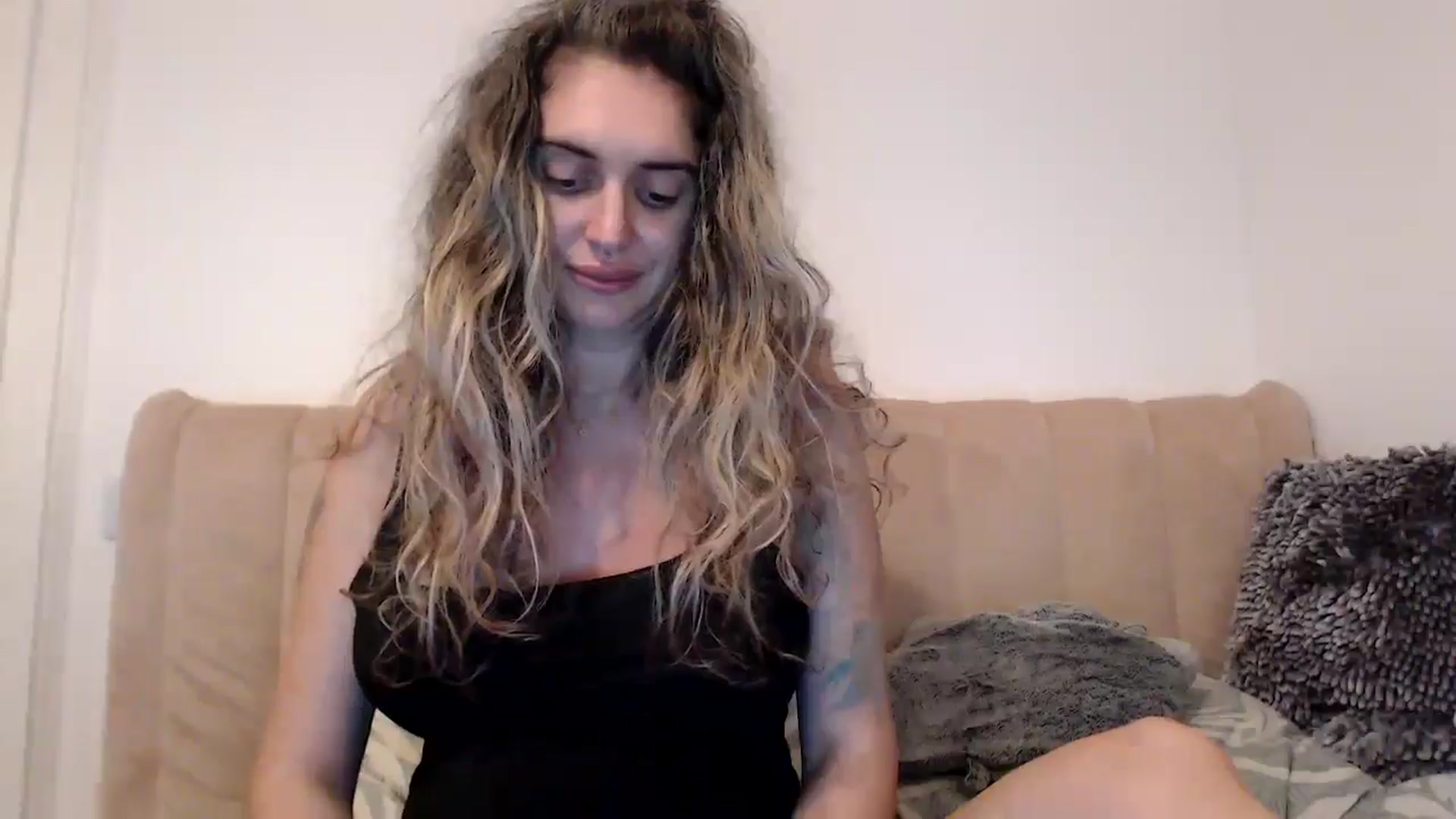 Gallery image thumbnail from MissDivinna's myfreecams stream on, 08/24/2025, 02:54 image 10 of 20