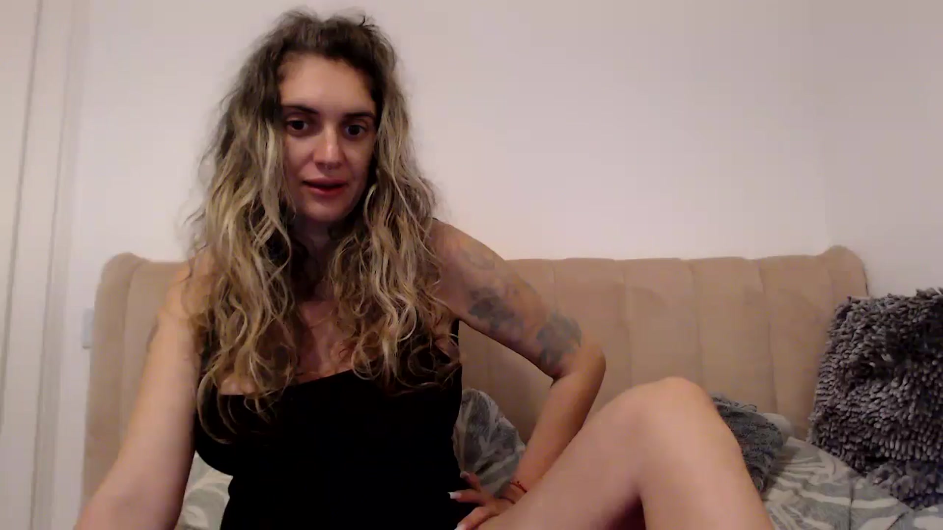 Gallery image thumbnail from MissDivinna's myfreecams stream on, 08/24/2025, 02:54 image 15 of 20