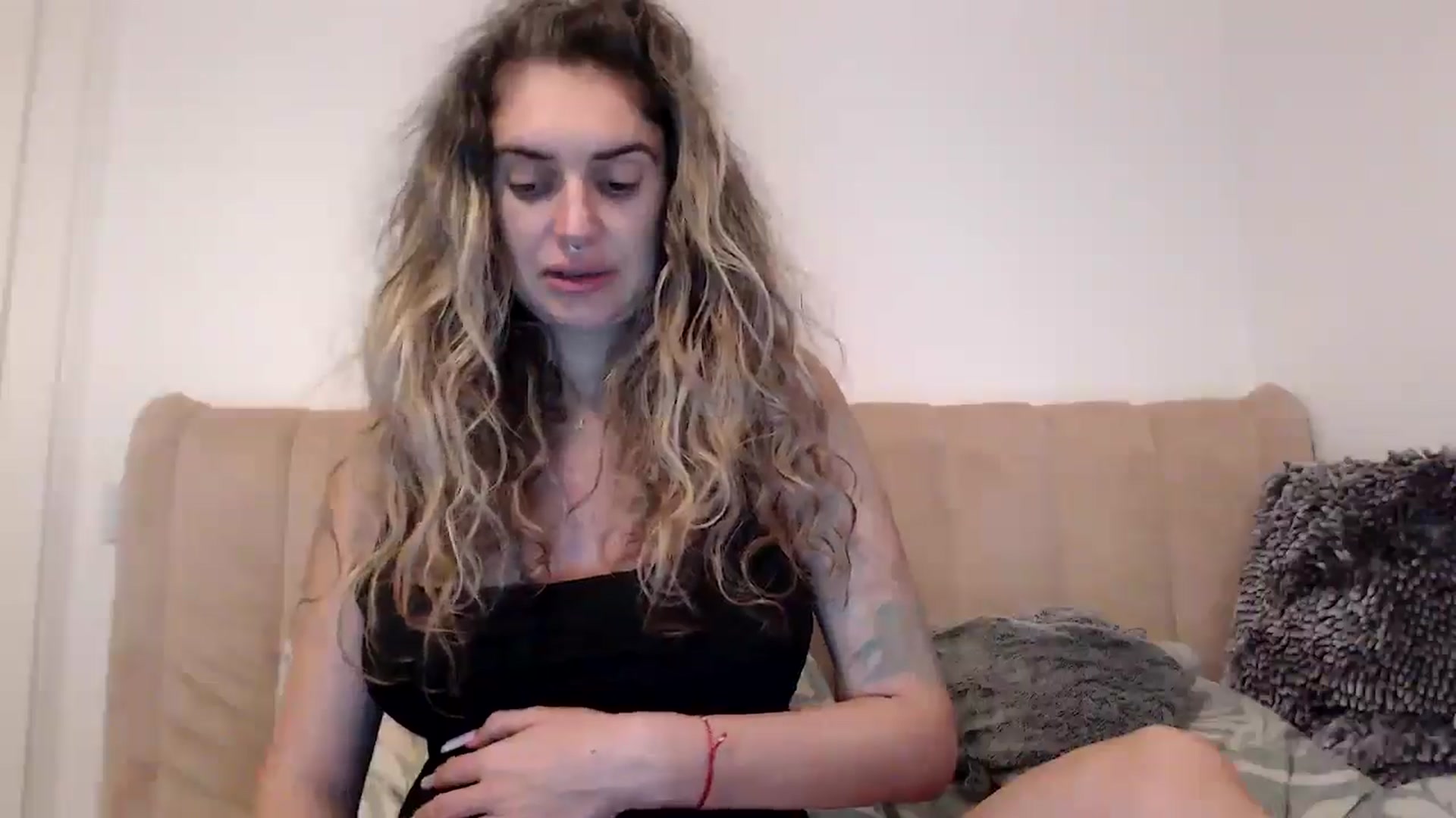 Gallery image thumbnail from MissDivinna's myfreecams stream on, 08/24/2025, 02:54 image 11 of 20