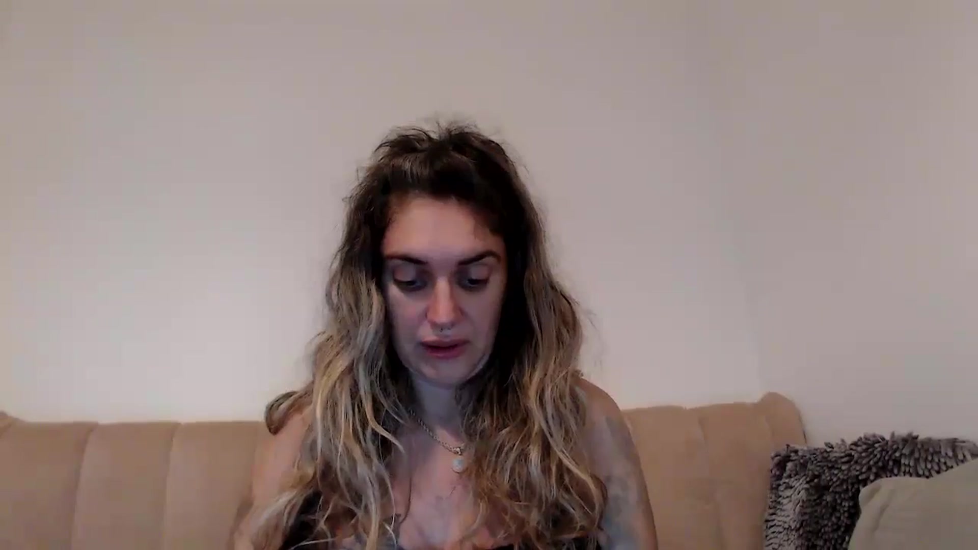 Gallery image thumbnail from MissDivinna's myfreecams stream on, 08/26/2025, 24:20 image 17 of 20