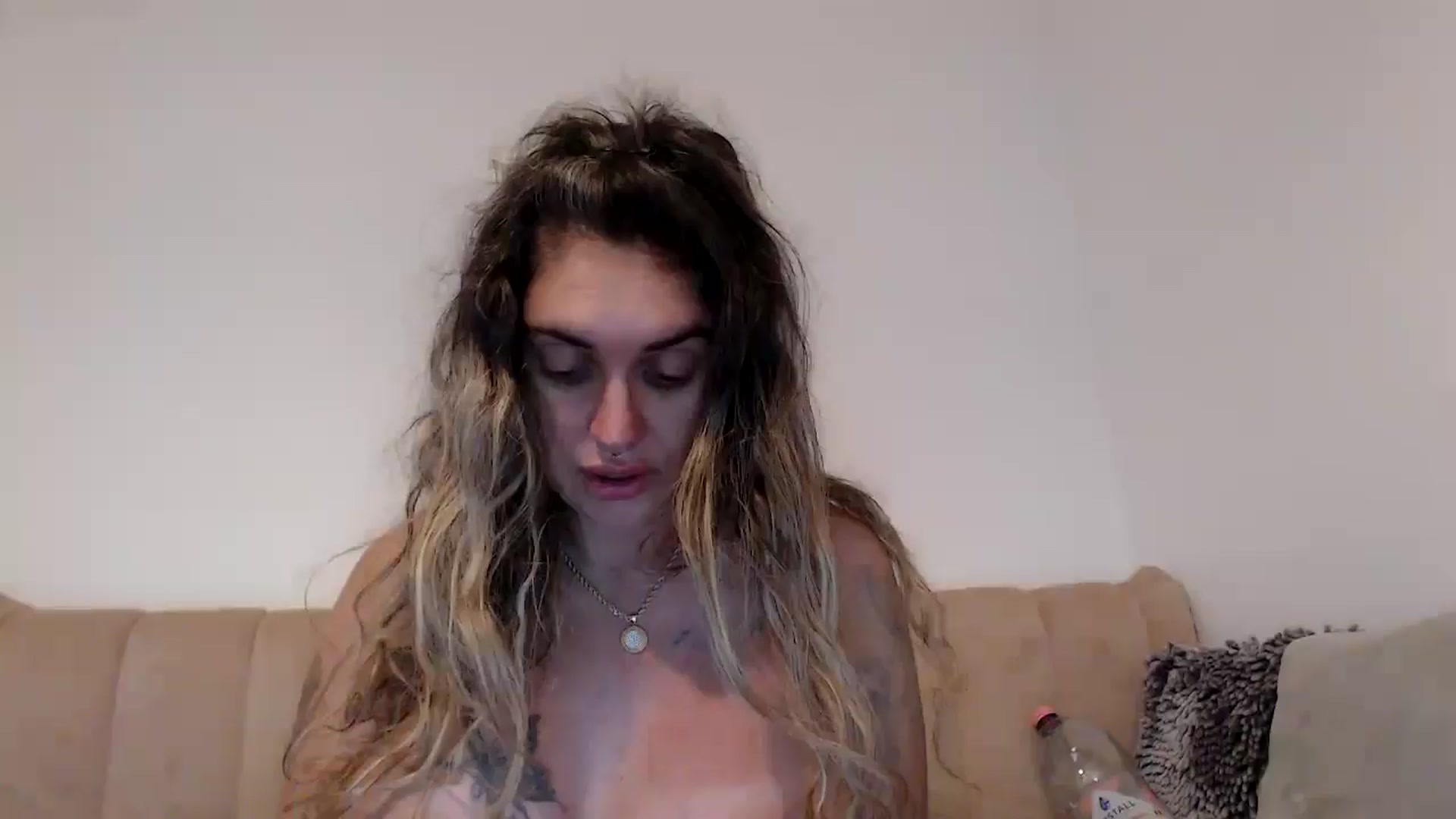 Gallery image thumbnail from MissDivinna's myfreecams stream on, 08/26/2025, 24:20 image 1 of 20