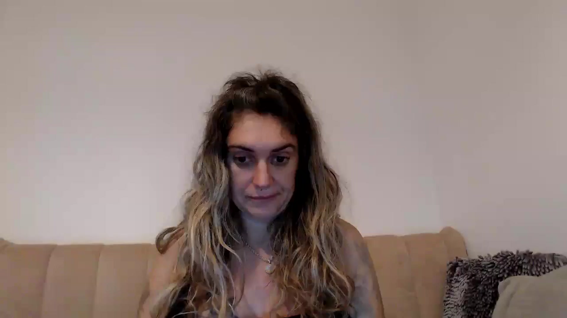 Gallery image thumbnail from MissDivinna's myfreecams stream on, 08/26/2025, 24:20 image 18 of 20