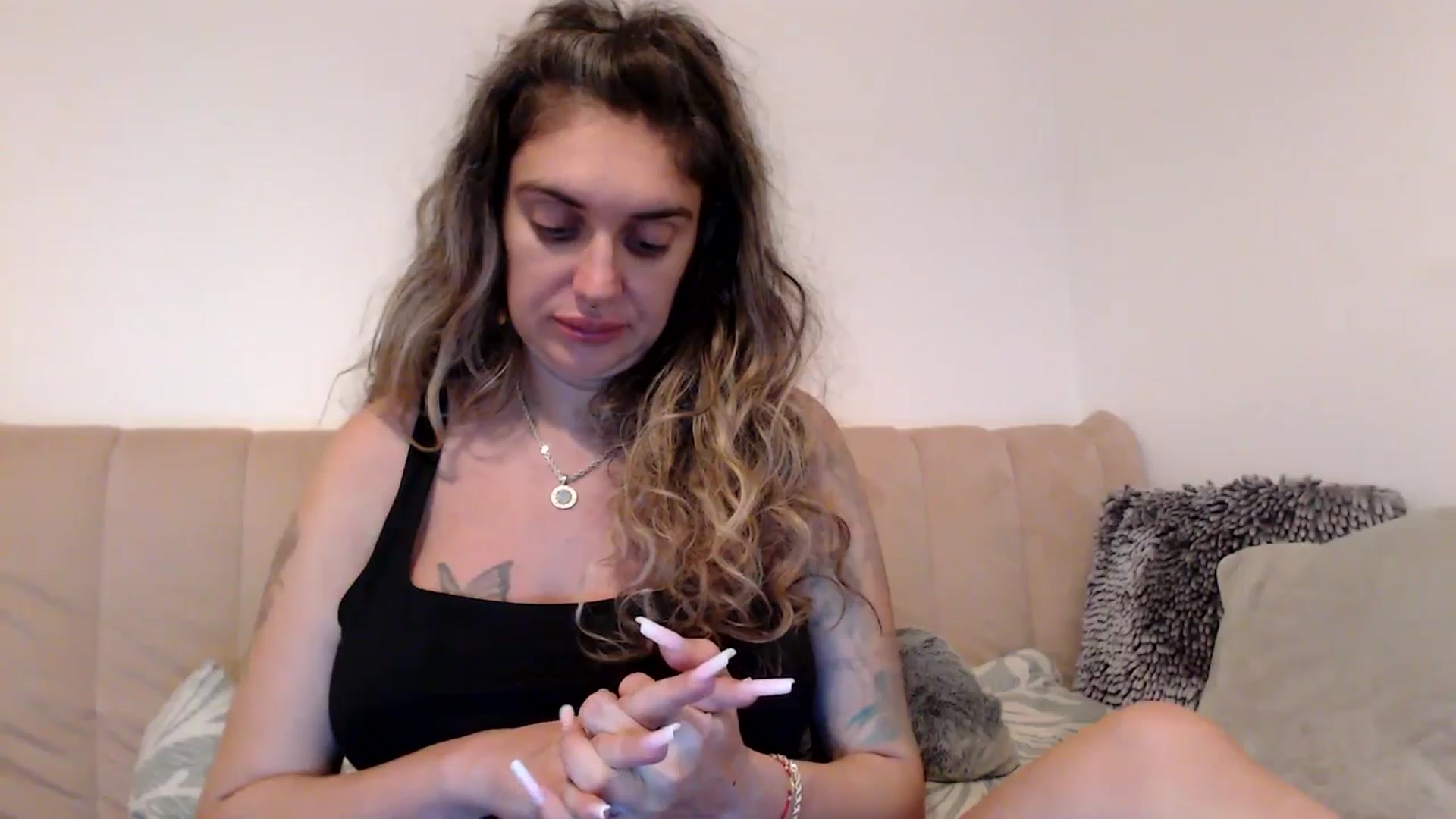 Gallery image thumbnail from MissDivinna's myfreecams stream on, 08/26/2025, 01:51 image 17 of 20