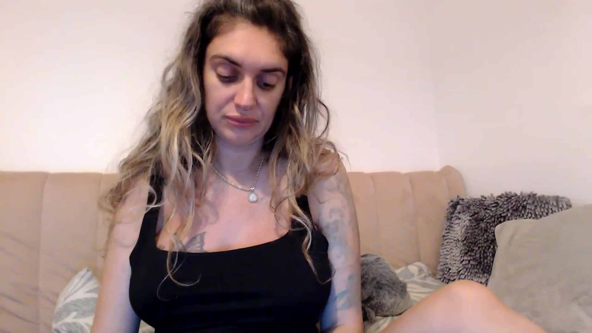 Gallery image thumbnail from MissDivinna's myfreecams stream on, 08/26/2025, 01:51 image 13 of 20