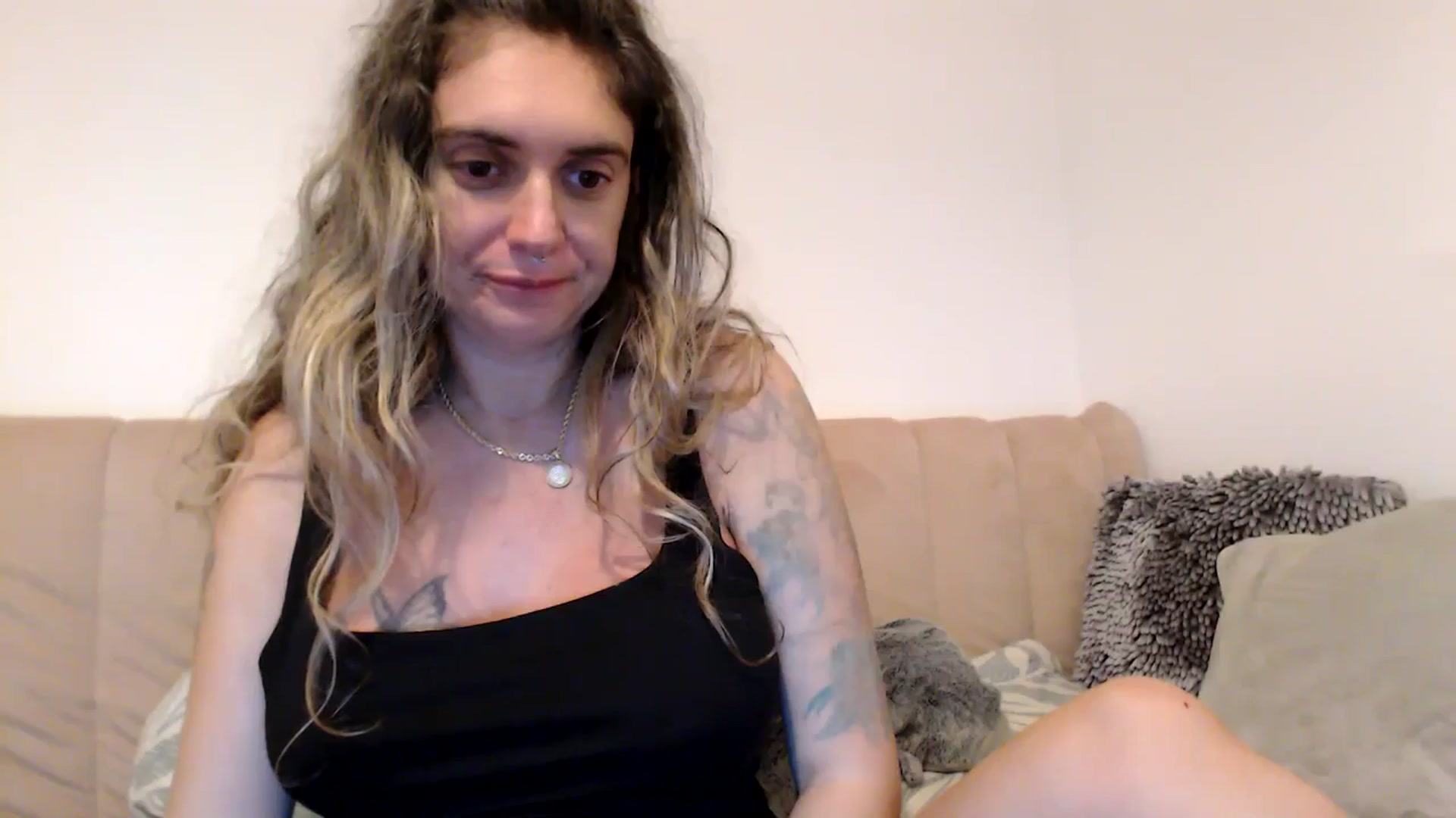 Gallery image thumbnail from MissDivinna's myfreecams stream on, 08/26/2025, 01:51 image 12 of 20
