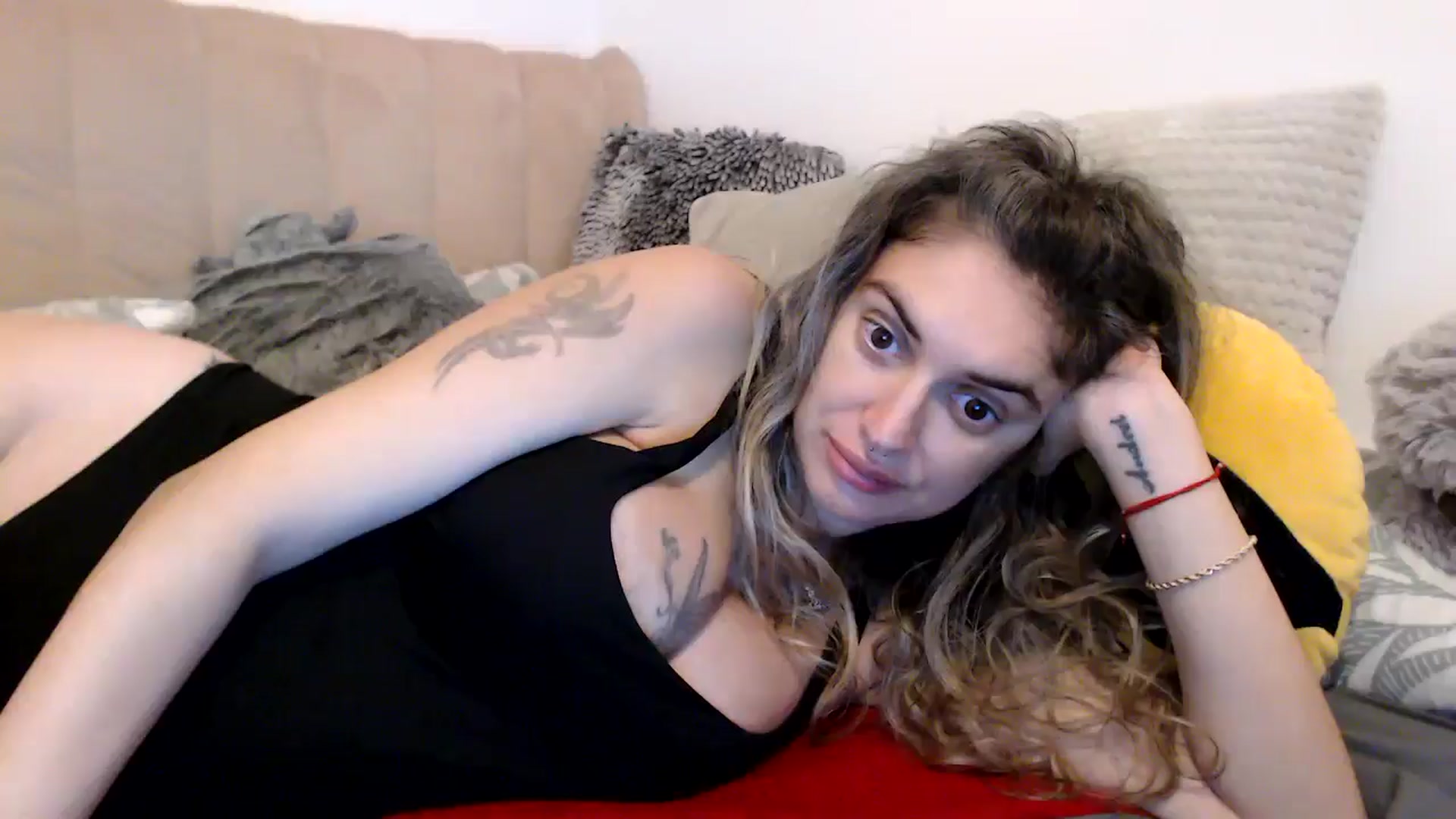 Gallery image thumbnail from MissDivinna's myfreecams stream on, 08/26/2025, 03:07 image 11 of 20