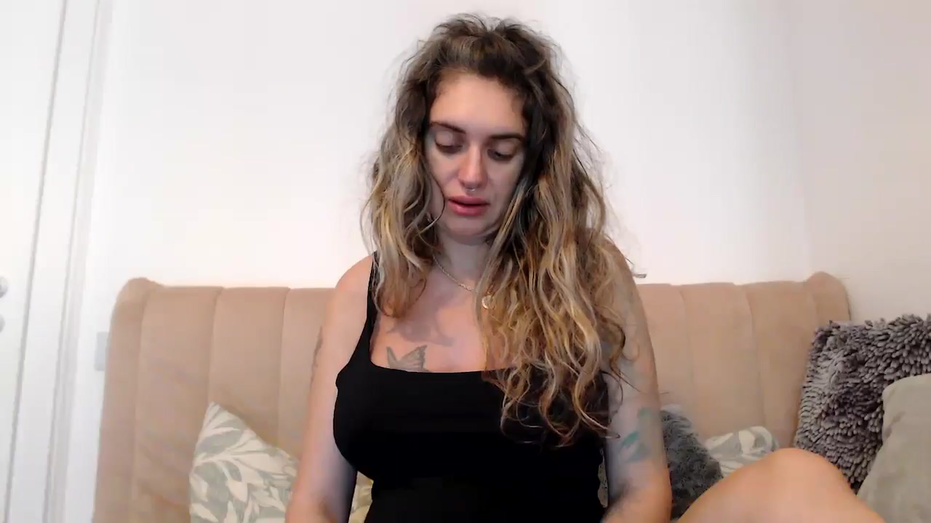 Gallery image thumbnail from MissDivinna's myfreecams stream on, 08/26/2025, 06:21 image 15 of 20