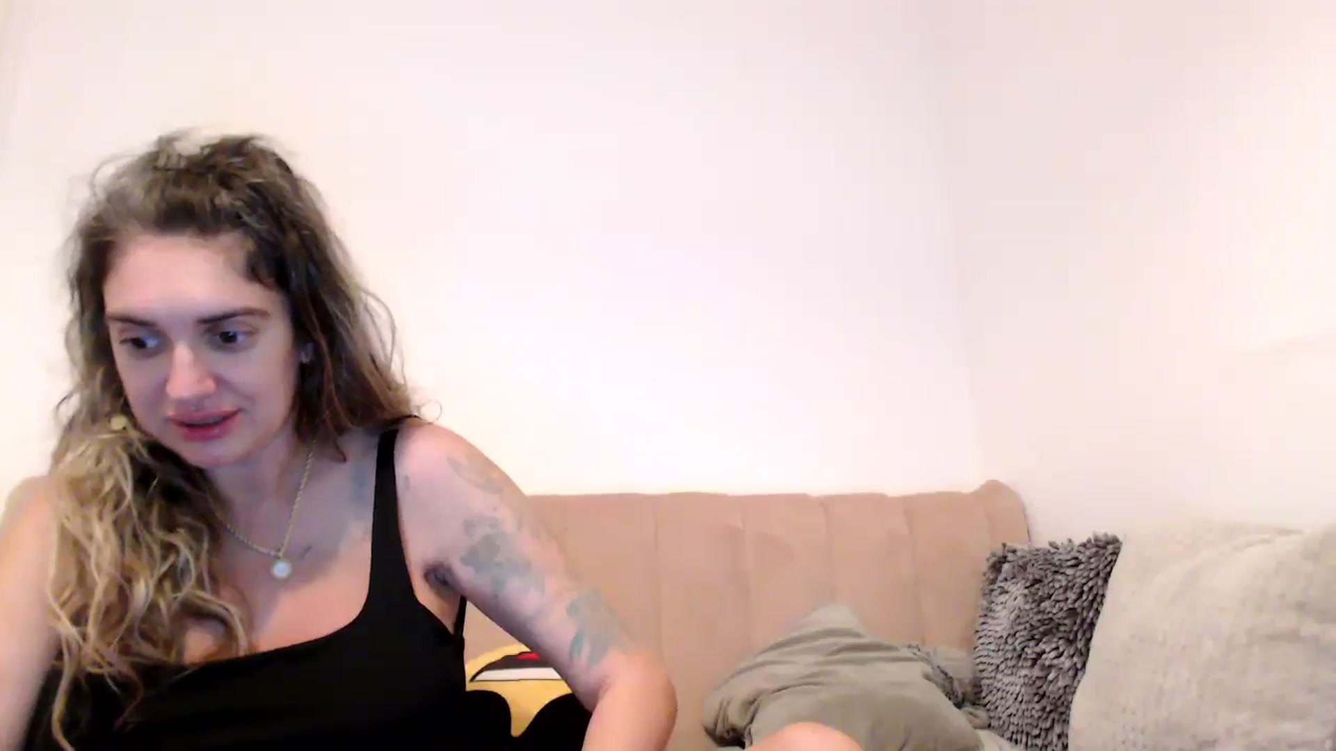 Gallery image thumbnail from MissDivinna's myfreecams stream on, 08/27/2025, 24:01 image 19 of 20