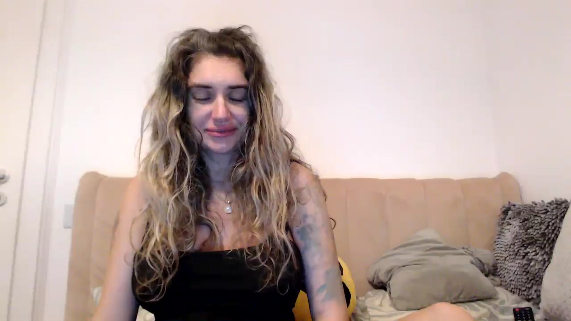 Gallery image thumbnail from MissDivinna's myfreecams stream on, 08/27/2025, 24:01 image 20 of 20