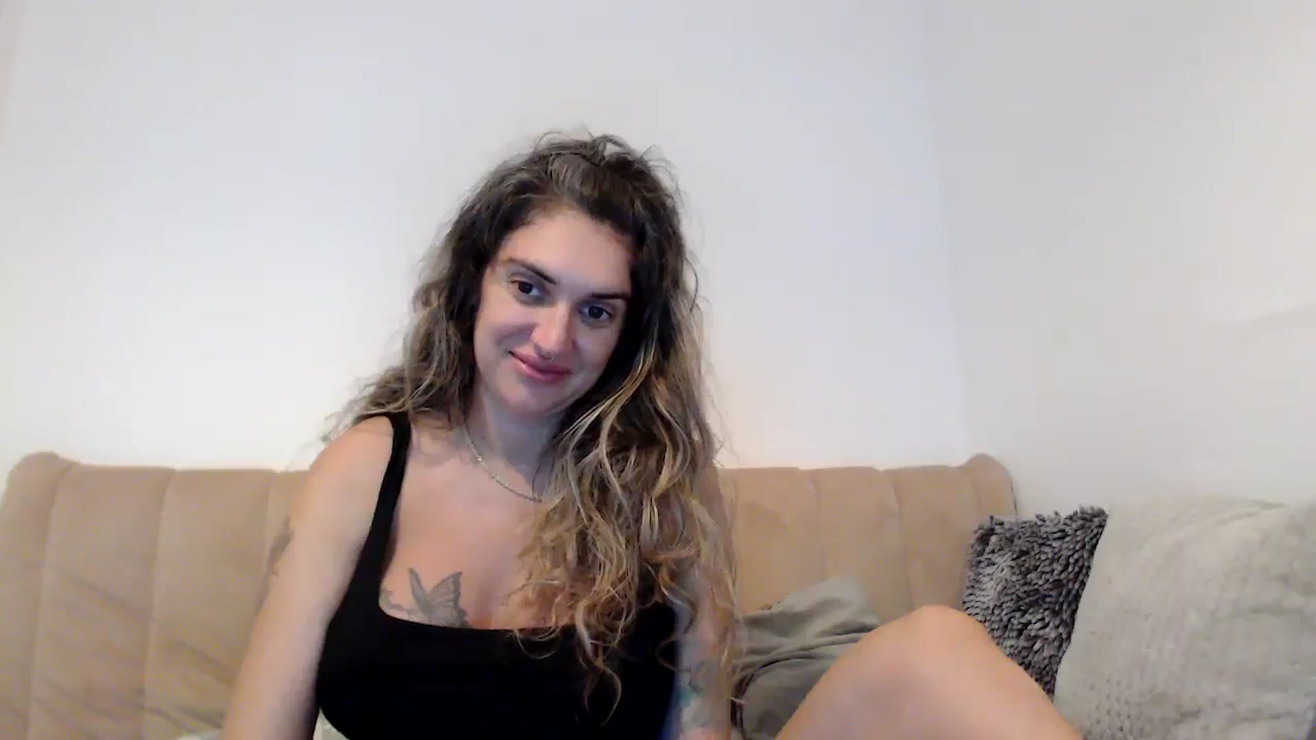 Gallery image thumbnail from MissDivinna's myfreecams stream on, 08/27/2025, 24:01 image 17 of 20