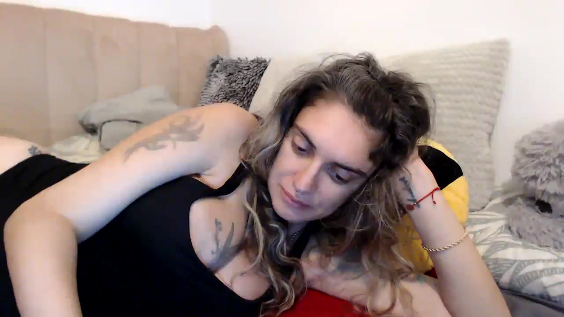Gallery image thumbnail from MissDivinna's myfreecams stream on, 08/27/2025, 24:54 image 17 of 20