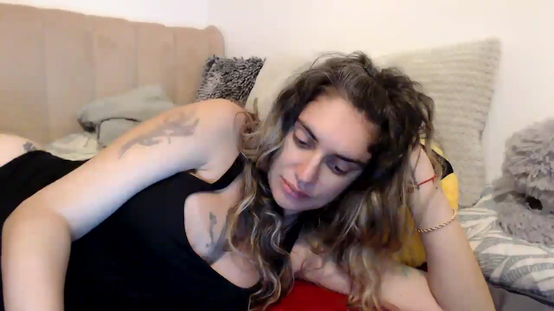 Gallery image thumbnail from MissDivinna's myfreecams stream on, 08/27/2025, 24:54 image 12 of 20