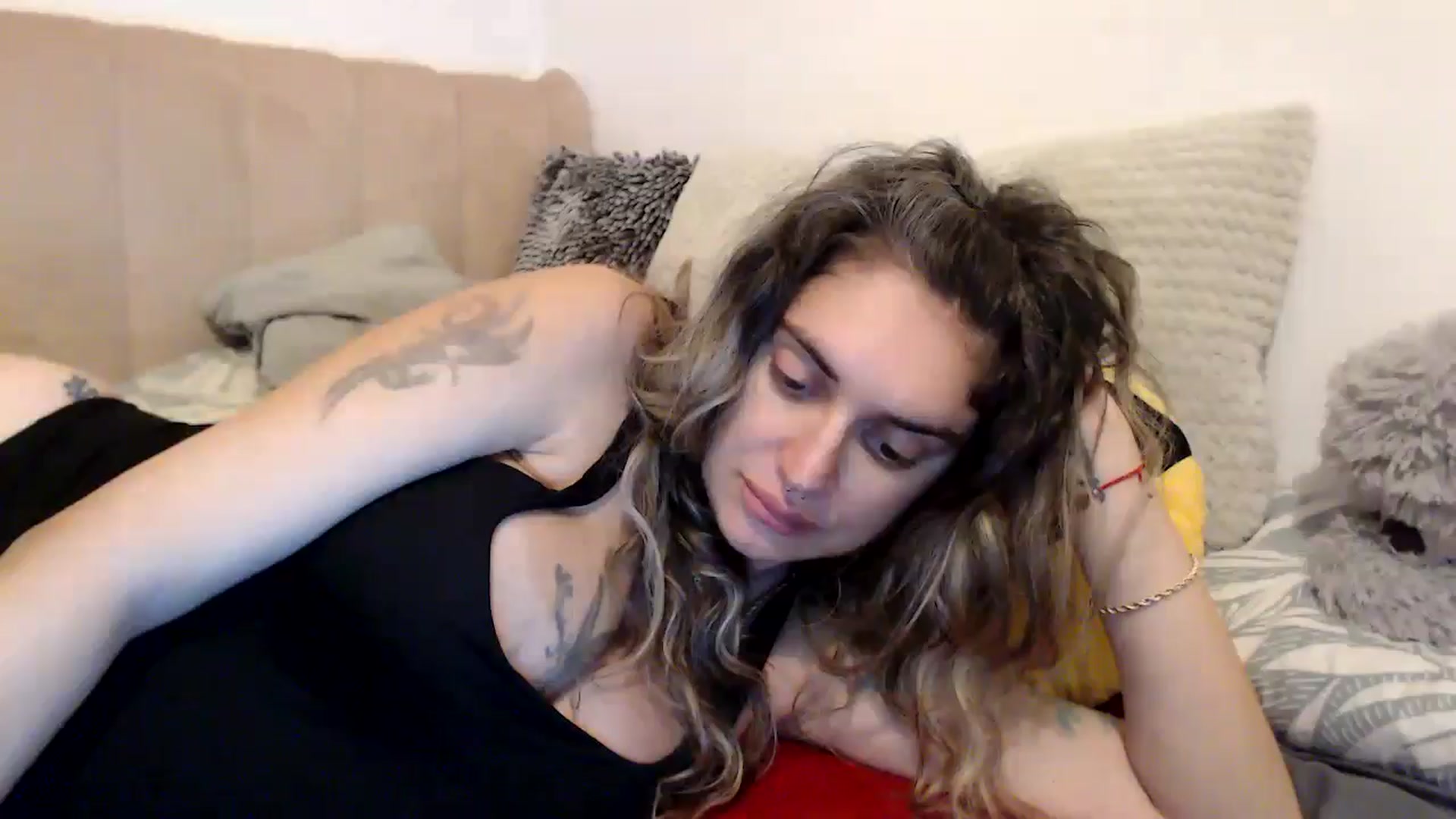 Gallery image thumbnail from MissDivinna's myfreecams stream on, 08/27/2025, 24:54 image 13 of 20