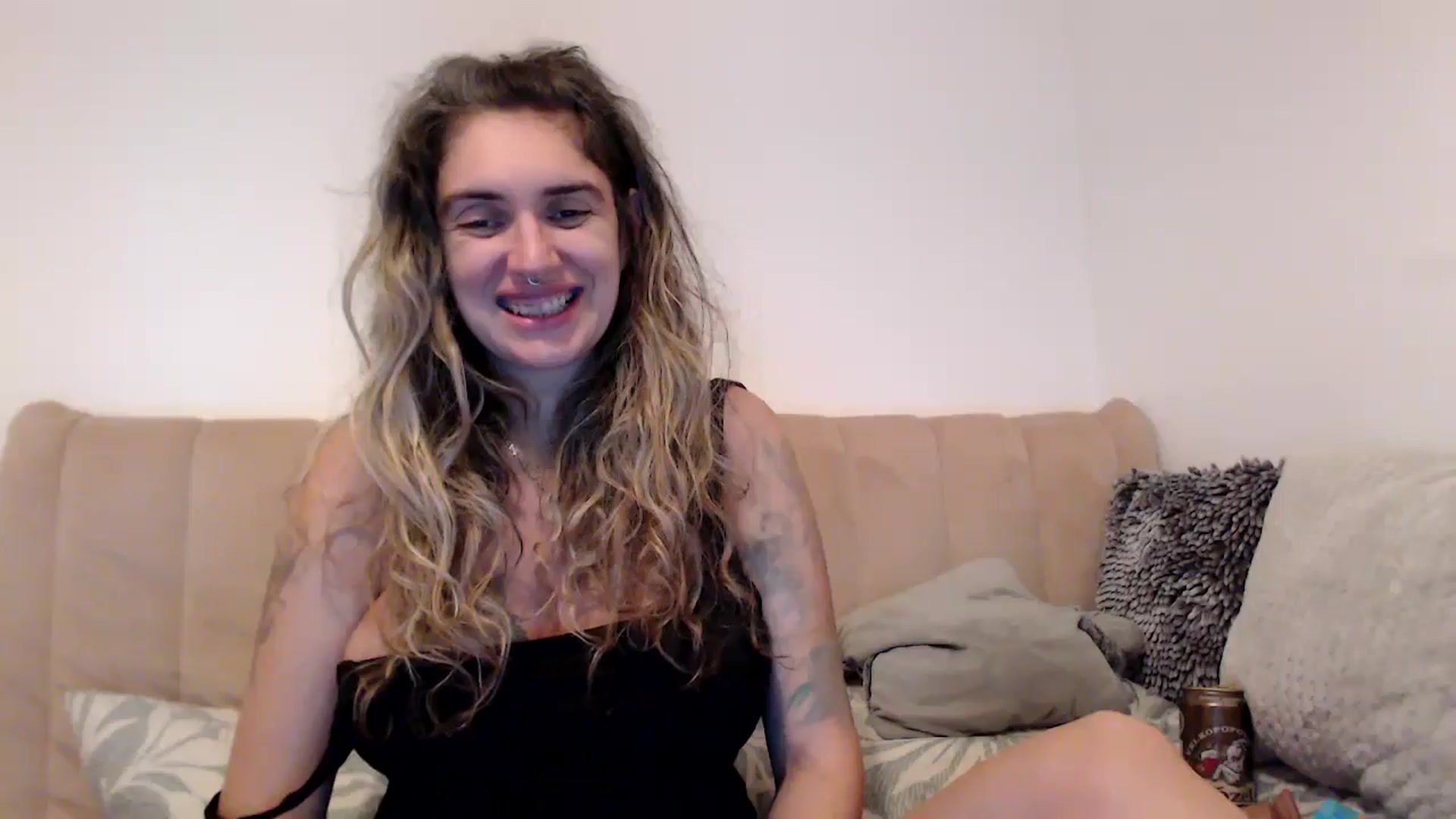Gallery image thumbnail from MissDivinna's myfreecams stream on, 08/27/2025, 02:12 image 14 of 20