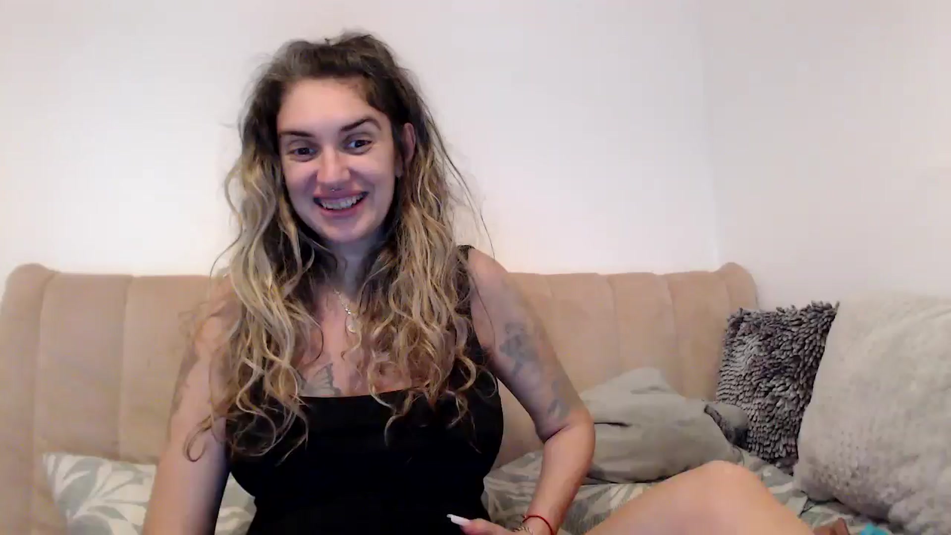 Gallery image thumbnail from MissDivinna's myfreecams stream on, 08/27/2025, 02:12 image 12 of 20