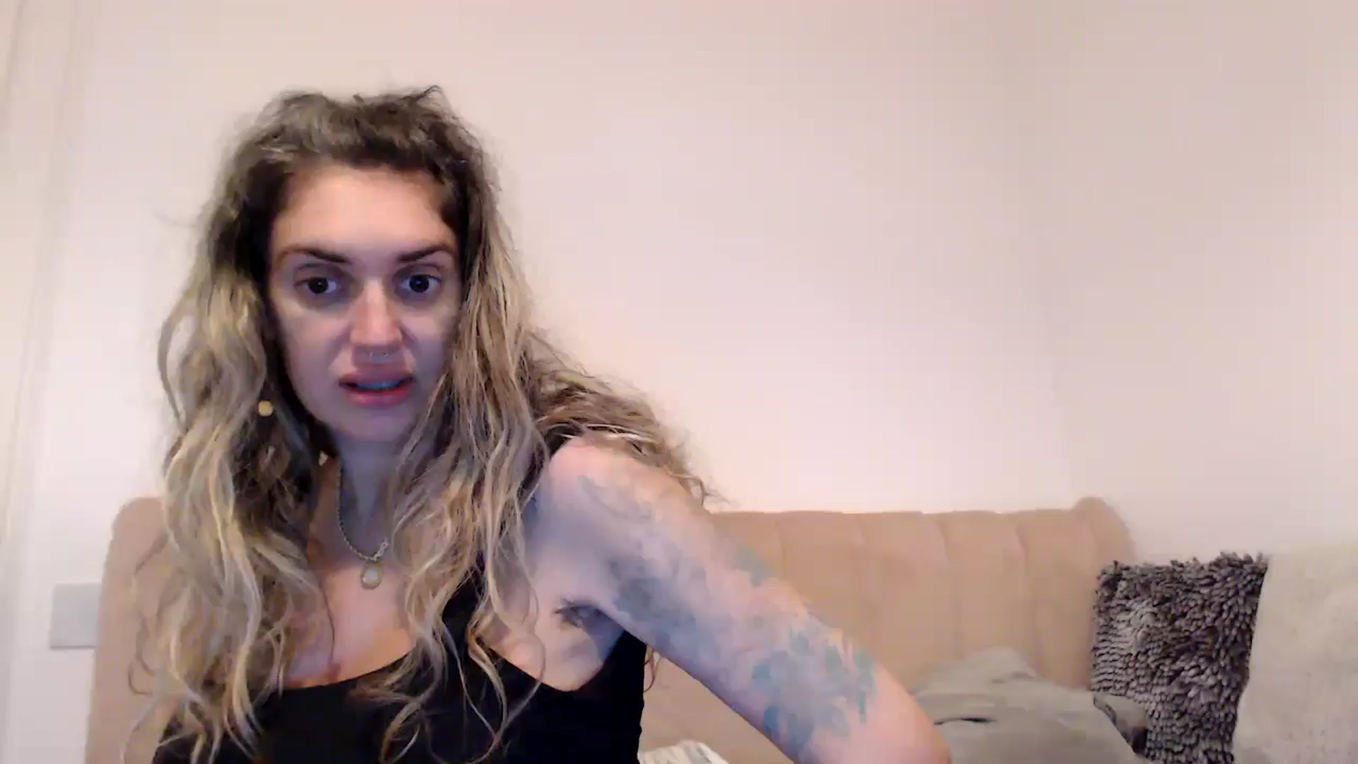 Gallery image thumbnail from MissDivinna's myfreecams stream on, 08/27/2025, 02:12 image 19 of 20