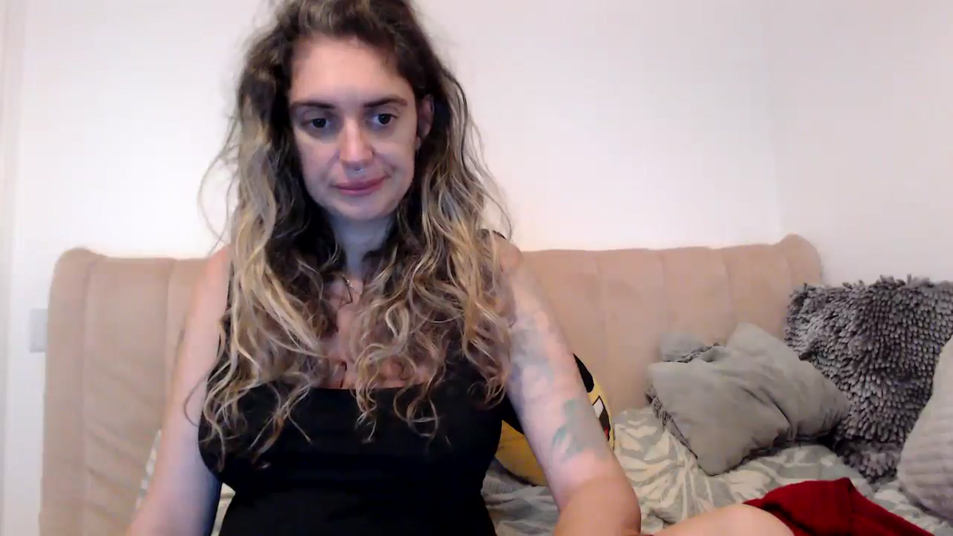 Gallery image thumbnail from MissDivinna's myfreecams stream on, 08/27/2025, 22:00 image 6 of 20