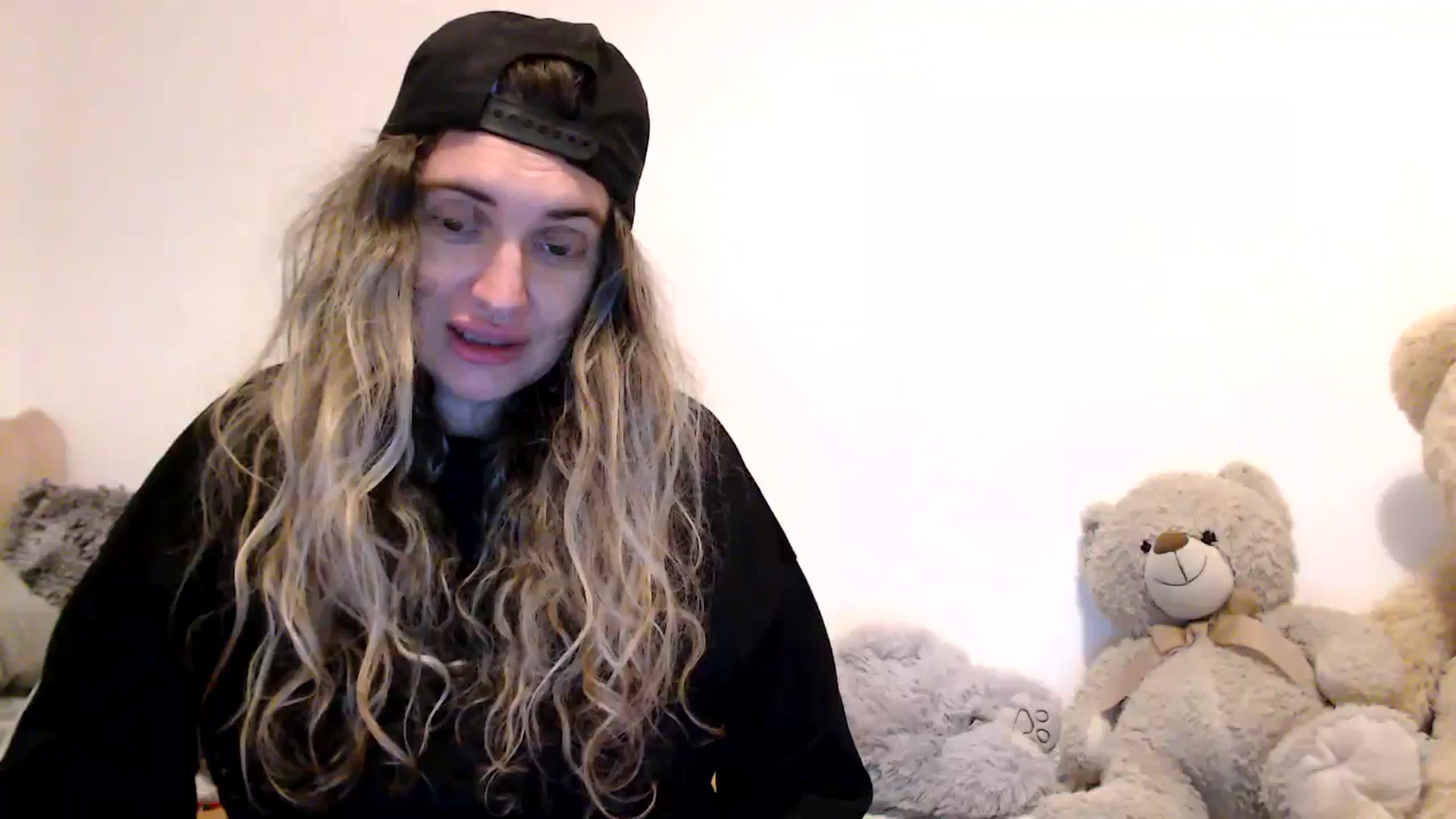 Gallery image thumbnail from MissDivinna's myfreecams stream on, 08/28/2025, 03:05 image 3 of 20