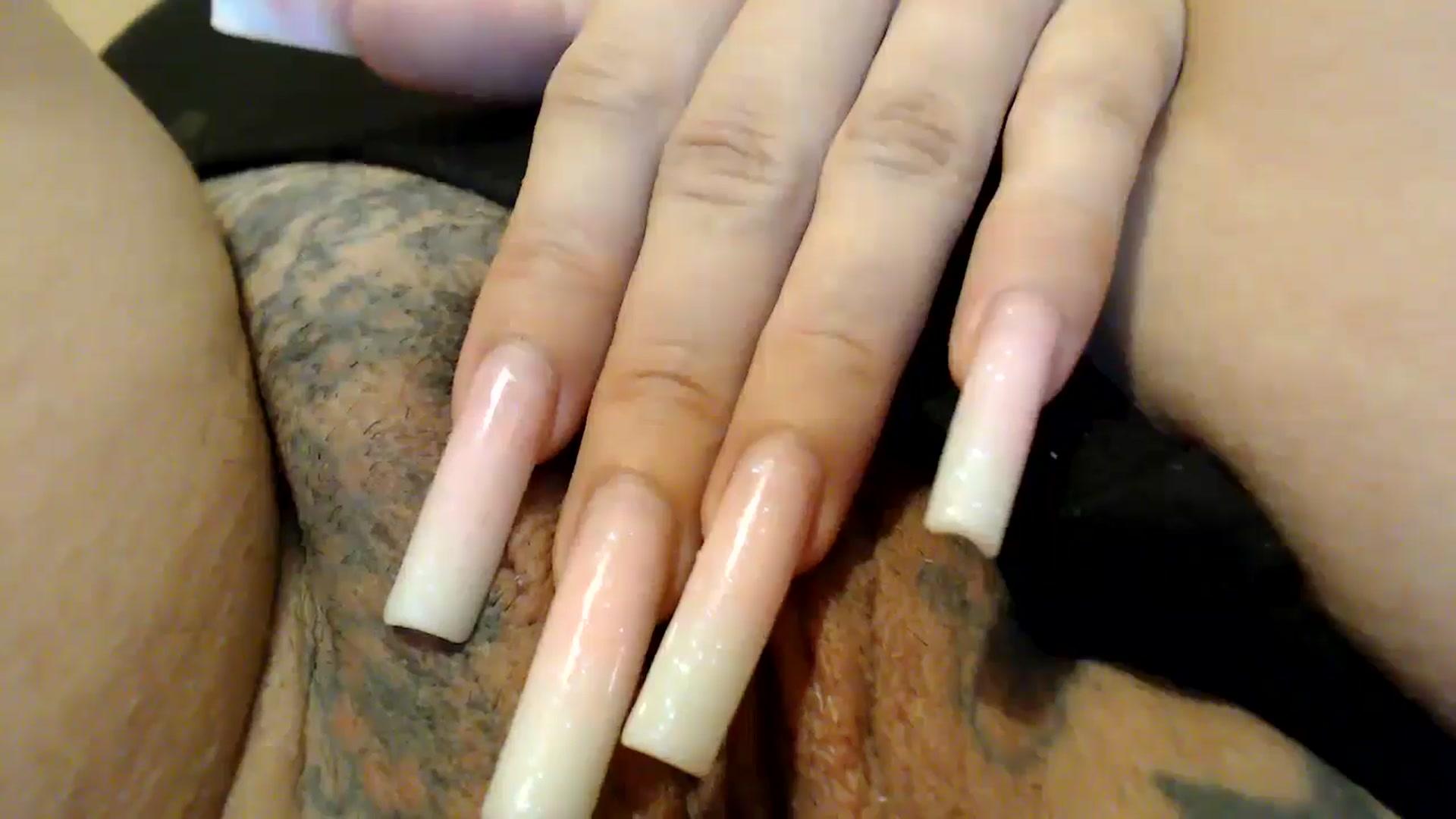 Gallery image thumbnail from MissDivinna's myfreecams stream on, 08/28/2025, 22:24 image 18 of 20