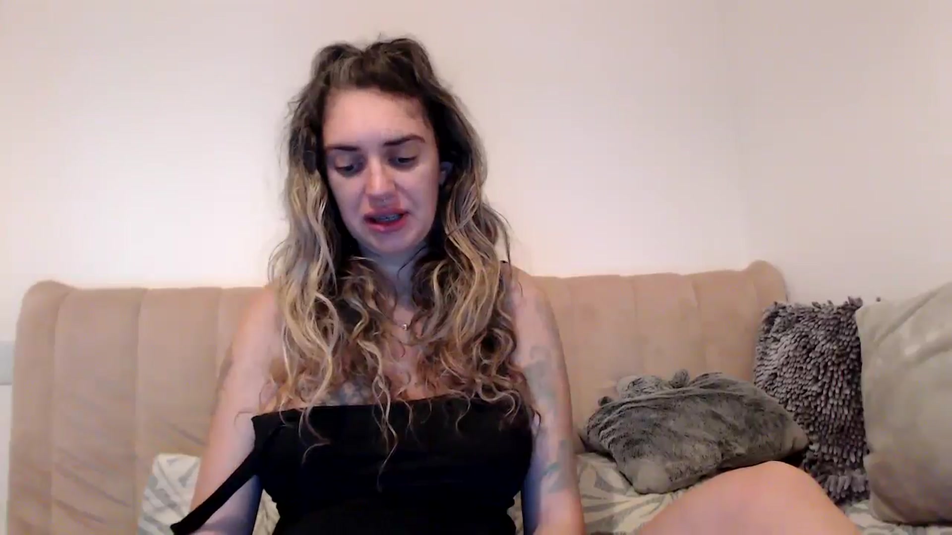 Gallery image thumbnail from MissDivinna's myfreecams stream on, 08/28/2025, 22:24 image 4 of 20