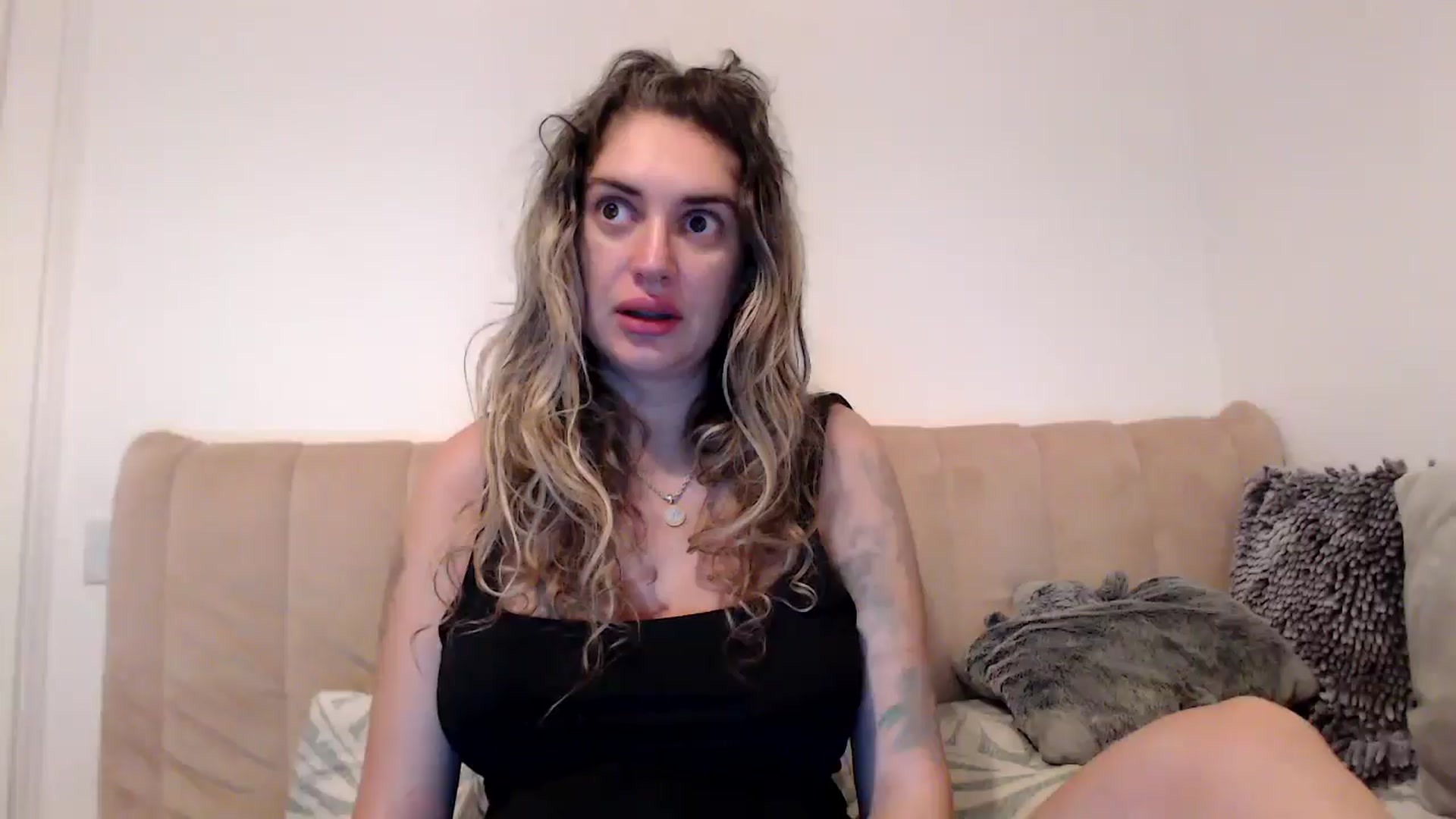 Gallery image thumbnail from MissDivinna's myfreecams stream on, 08/28/2025, 22:24 image 1 of 20